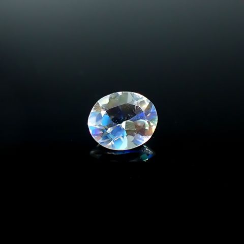 レインボームーンストーン タンザニア産 0.42ct [250730918]5.8x4.9mm前後