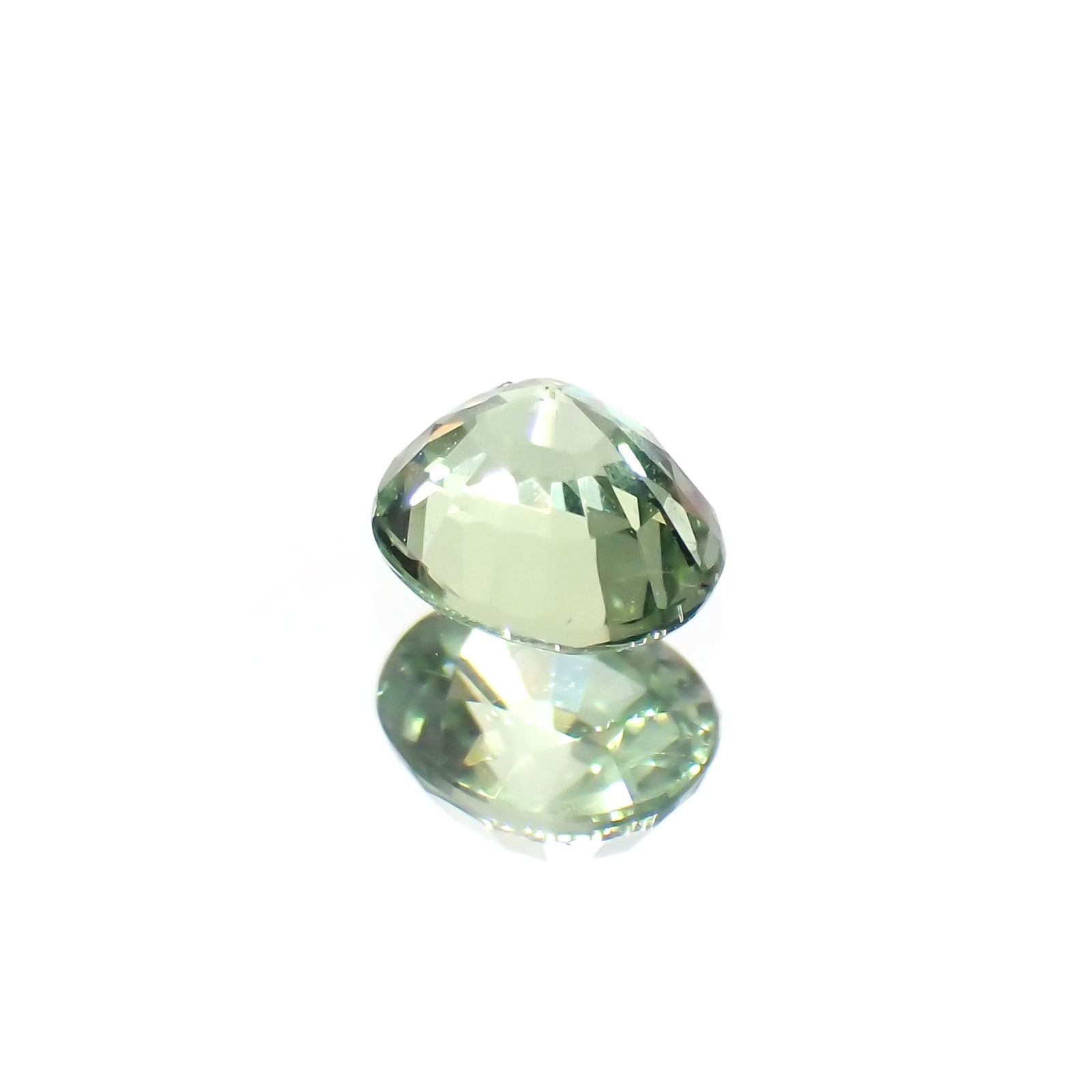 グリーンクリソベリル(宝石名クリソベリル)スリランカ/マダガスカル産 識別済 0.38ct / 4.4x3.7mm前後 [220114478]