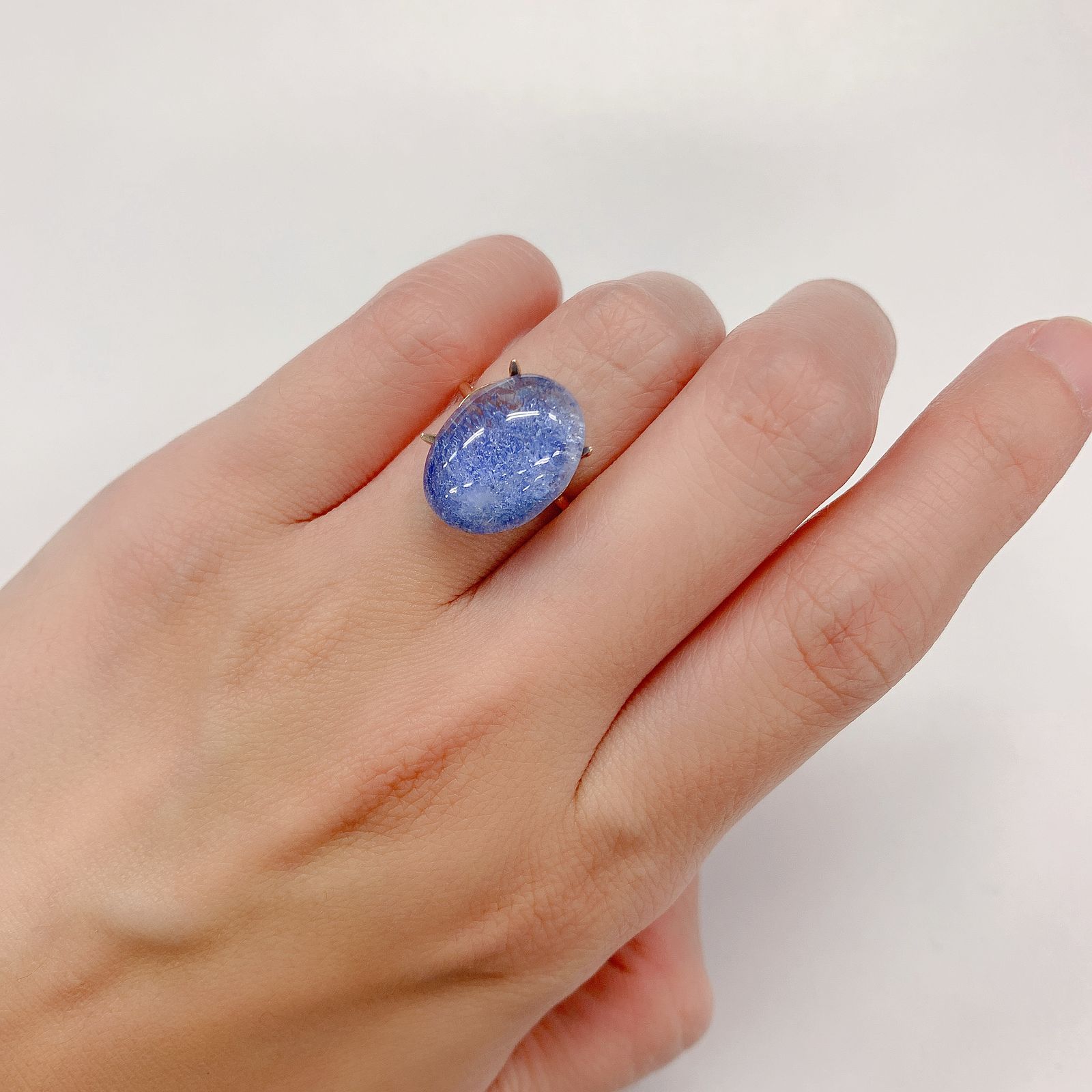 デュモルチェライトインクォーツ ブラジル産 8.69ct[220717160]15.5x11.6mm前後
