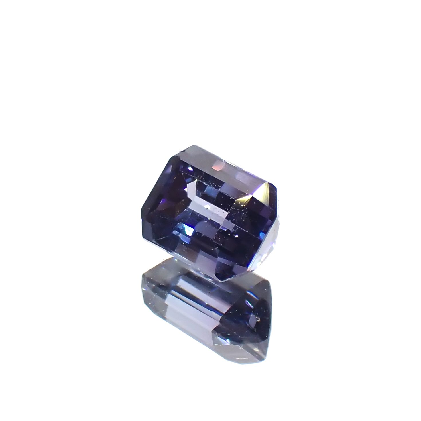 バイカラースピネル タンザニア/マダガスカル産 0.82ct[230722681]5.6x4.1mm前後
