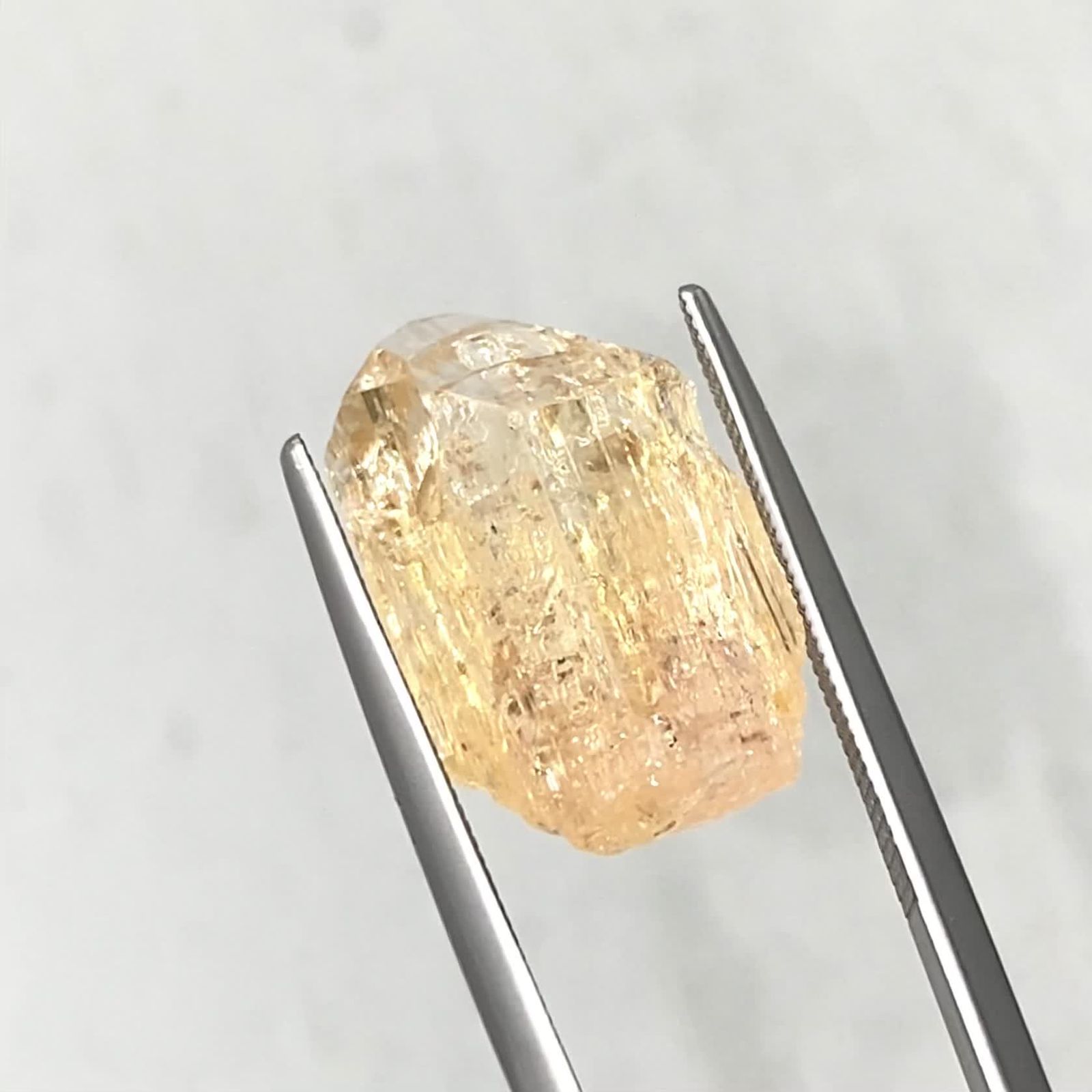 インペリアルトパーズ 原石 ザンビア産 15.34ct [241029242]18.4
