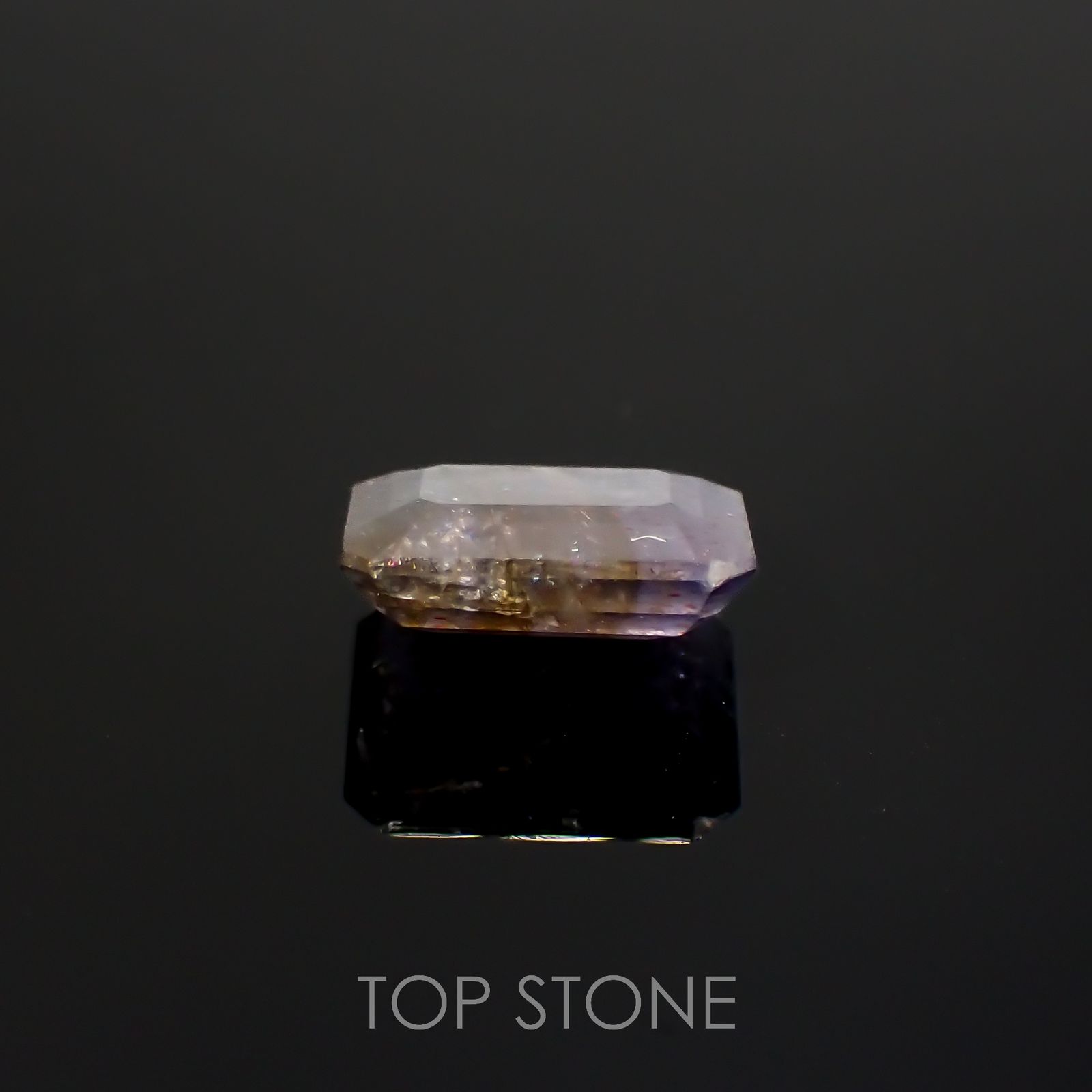 ブラッドショットアイオライト インド産 1.84ct[220616721]9.1x7.1mm前後