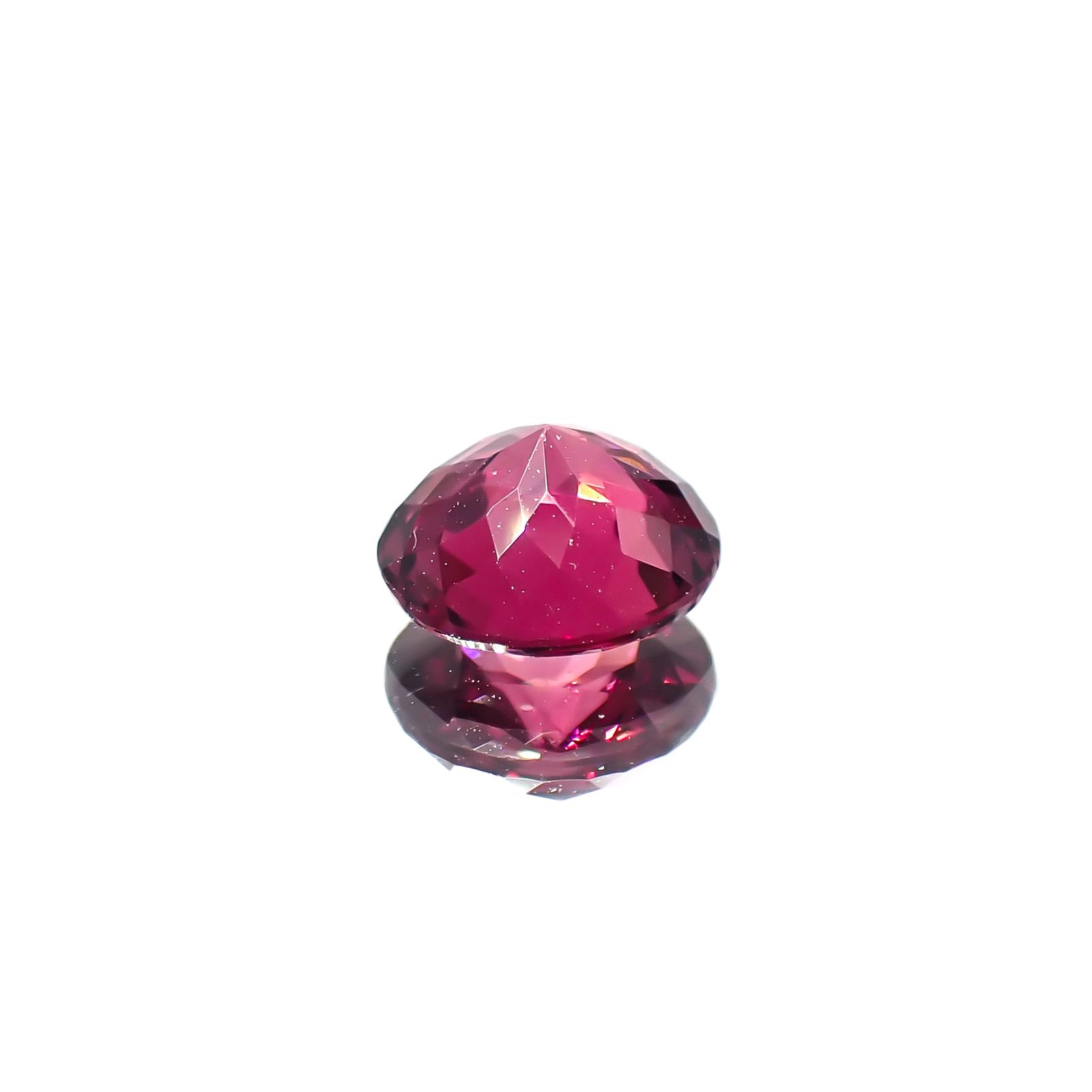 ロードライトガーネット(宝石名ガーネット)ブラジル産 0.94ct 識別済[240928704]5.9x5.8mm前後