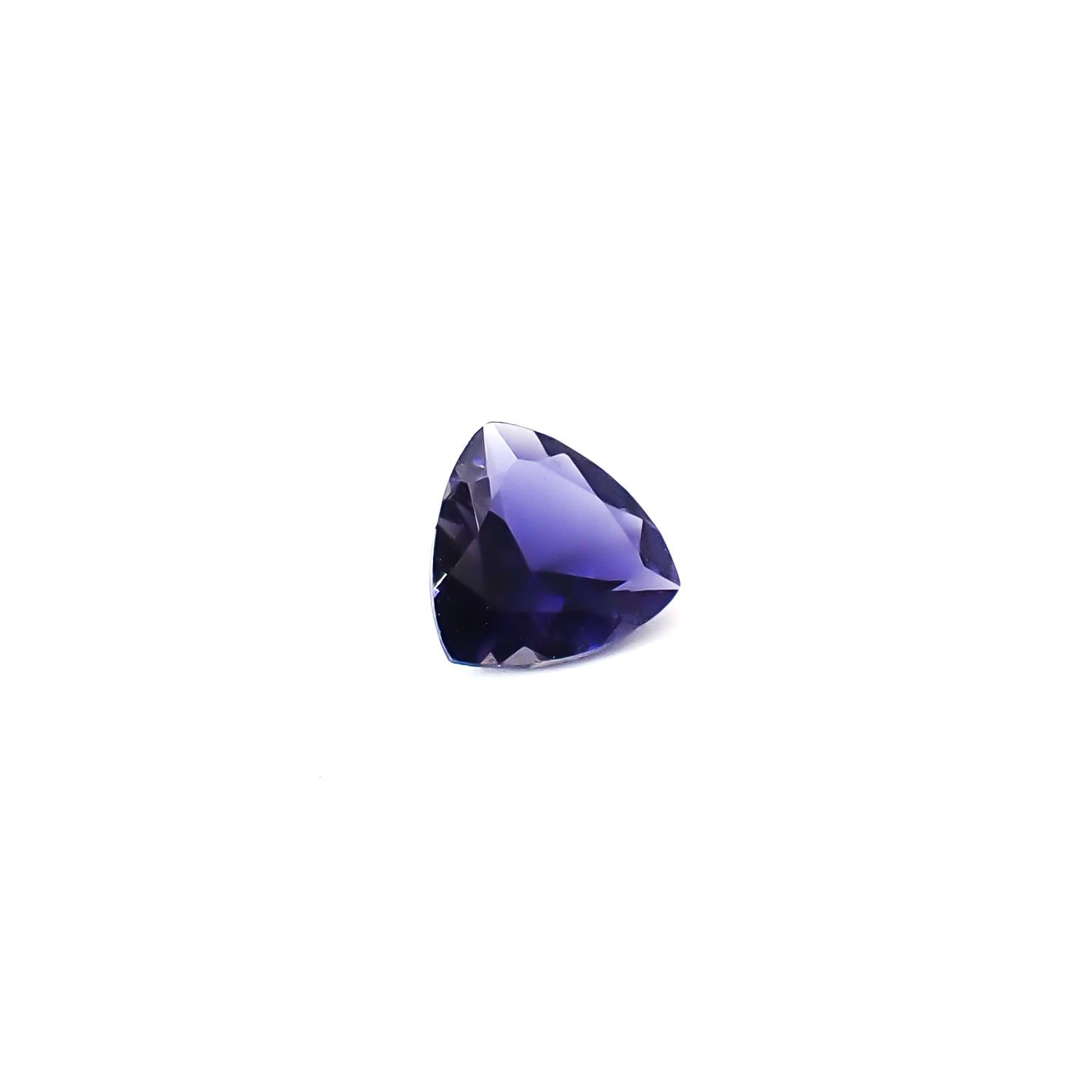 アイオライト タンザニア産 0.53ct / 6.2x6.2mm前後 [260231746]