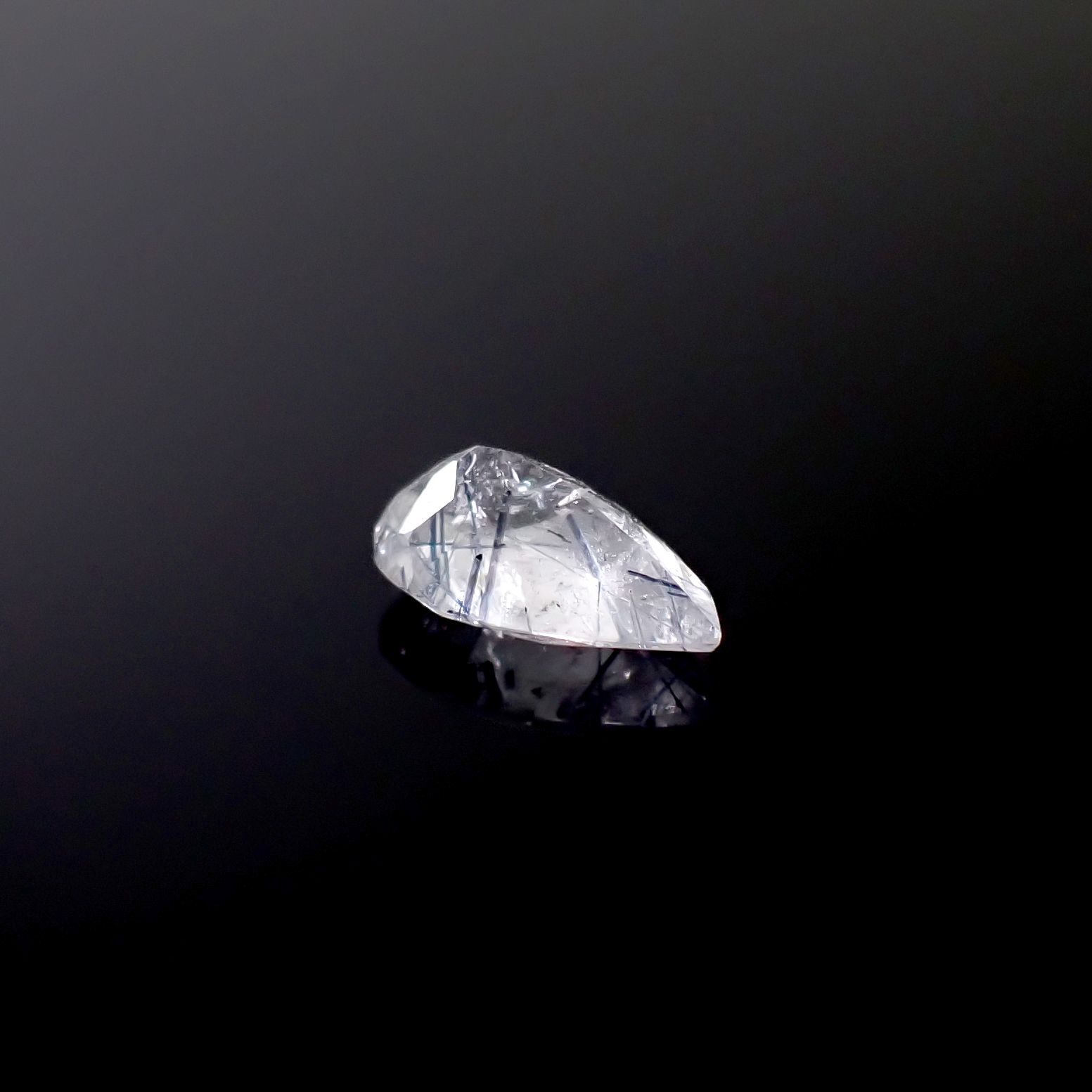 インディゴライトインクォーツ ブラジル産 1.12ct [241229606]9.6x6.1mm前後