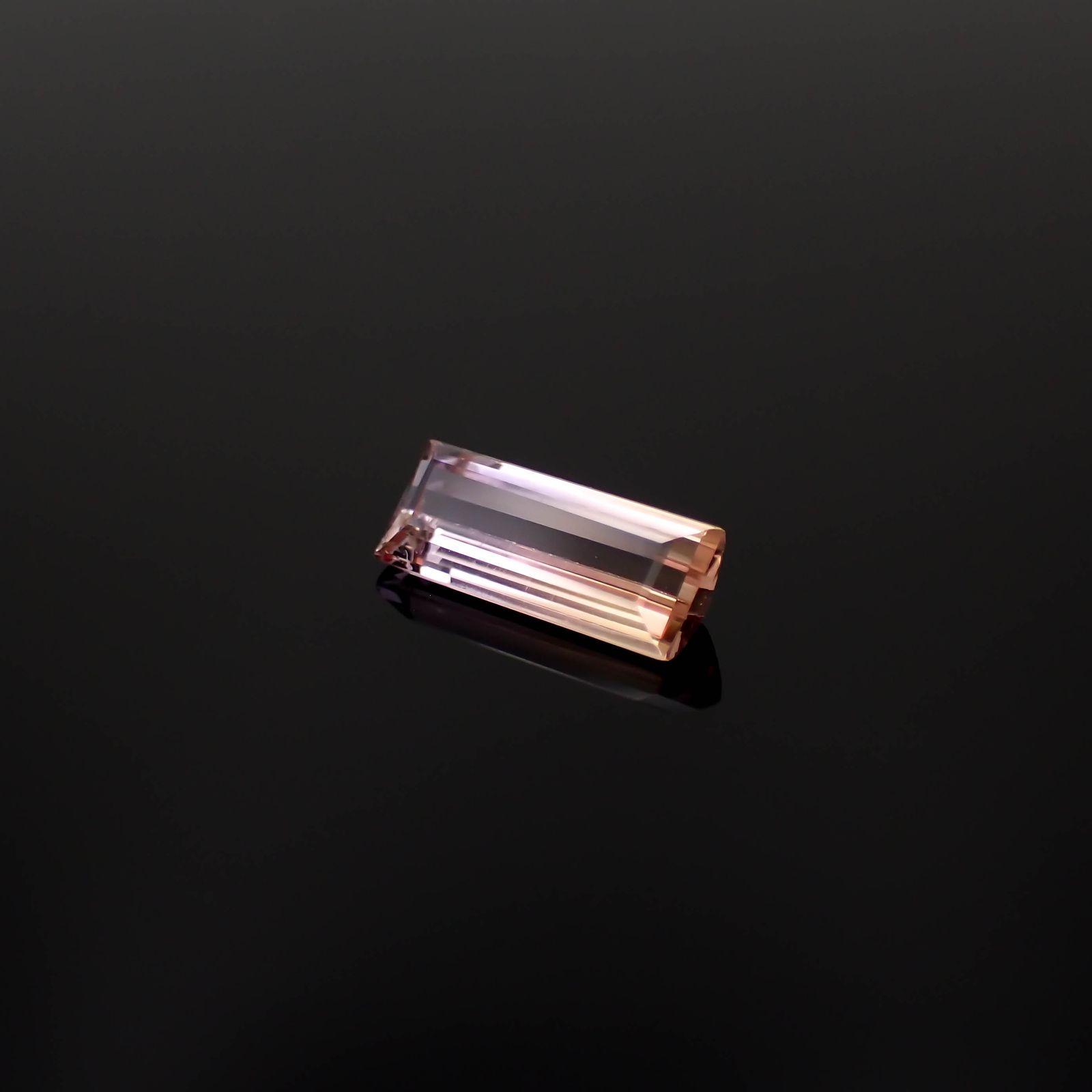 バイカラートパーズ ブラジル産 1.92ct[230521917]11.5x4.6mm前後