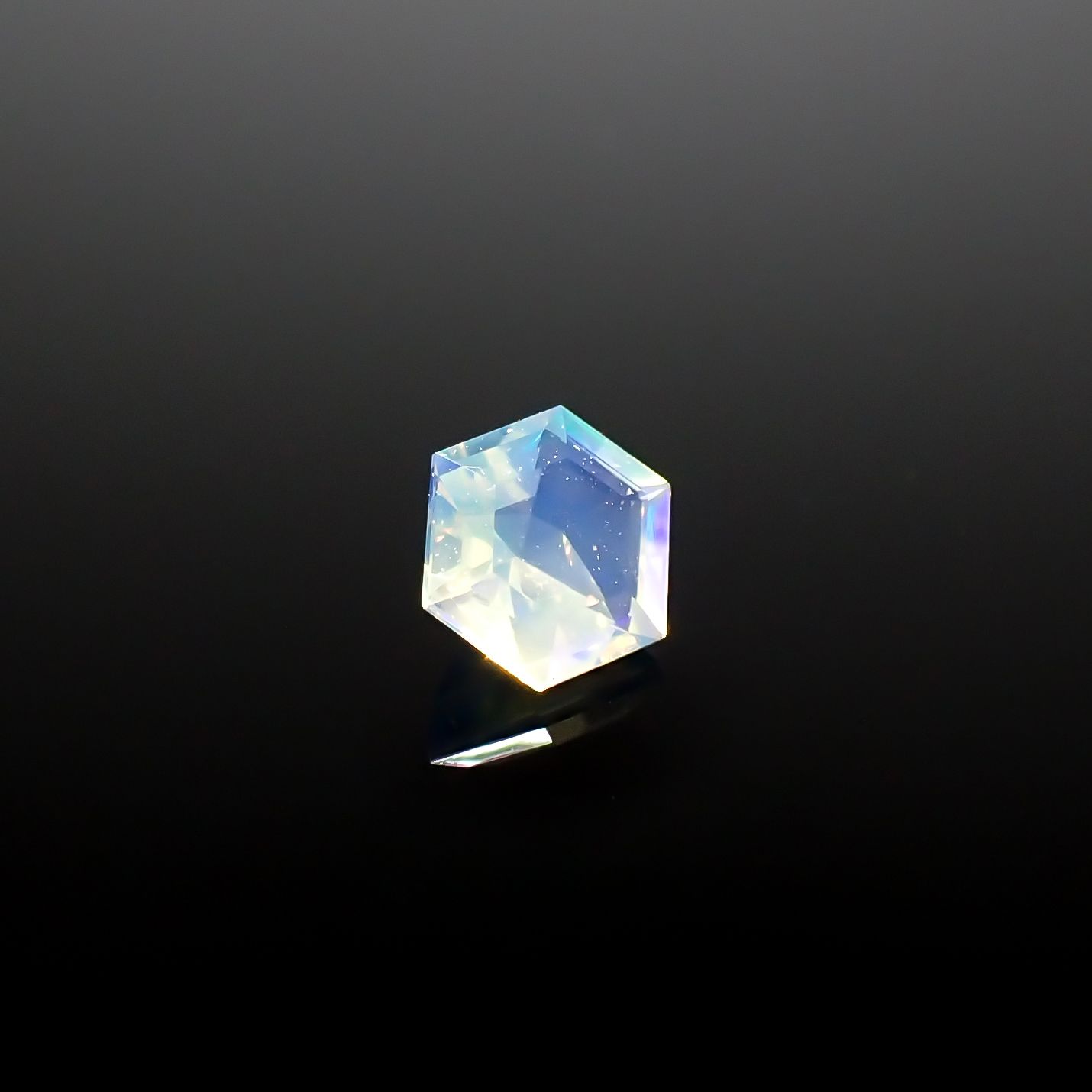 ◇ヘキサゴンカット◇エチオピアオパール エチオピア産 0.12ct[240226209]3.6x3.5mm前後