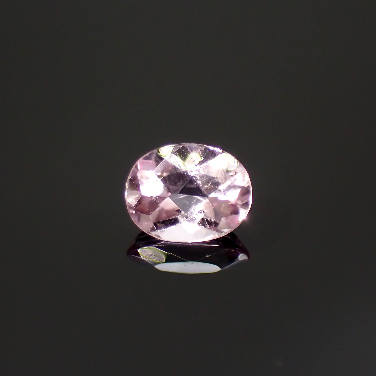 インペリアルトパーズ(宝石名トパーズ)ブラジル産 0.36ct 識別済[220114981]5.1x3.9mm前後