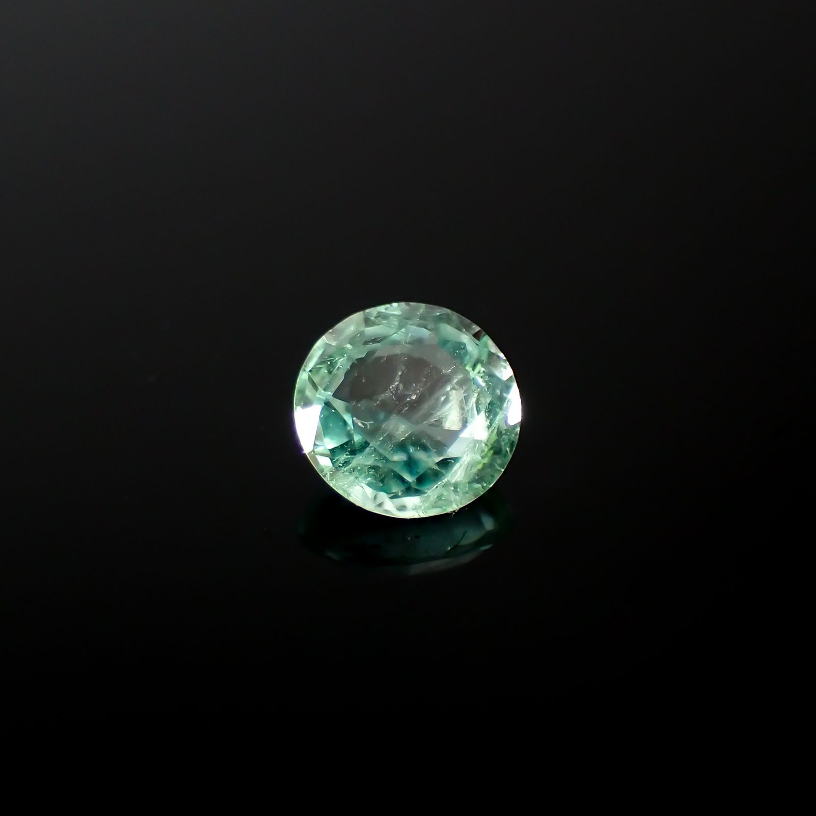 パステルカラーエメラルド コロンビア産 0.24ct[240225941]4x4mm前後