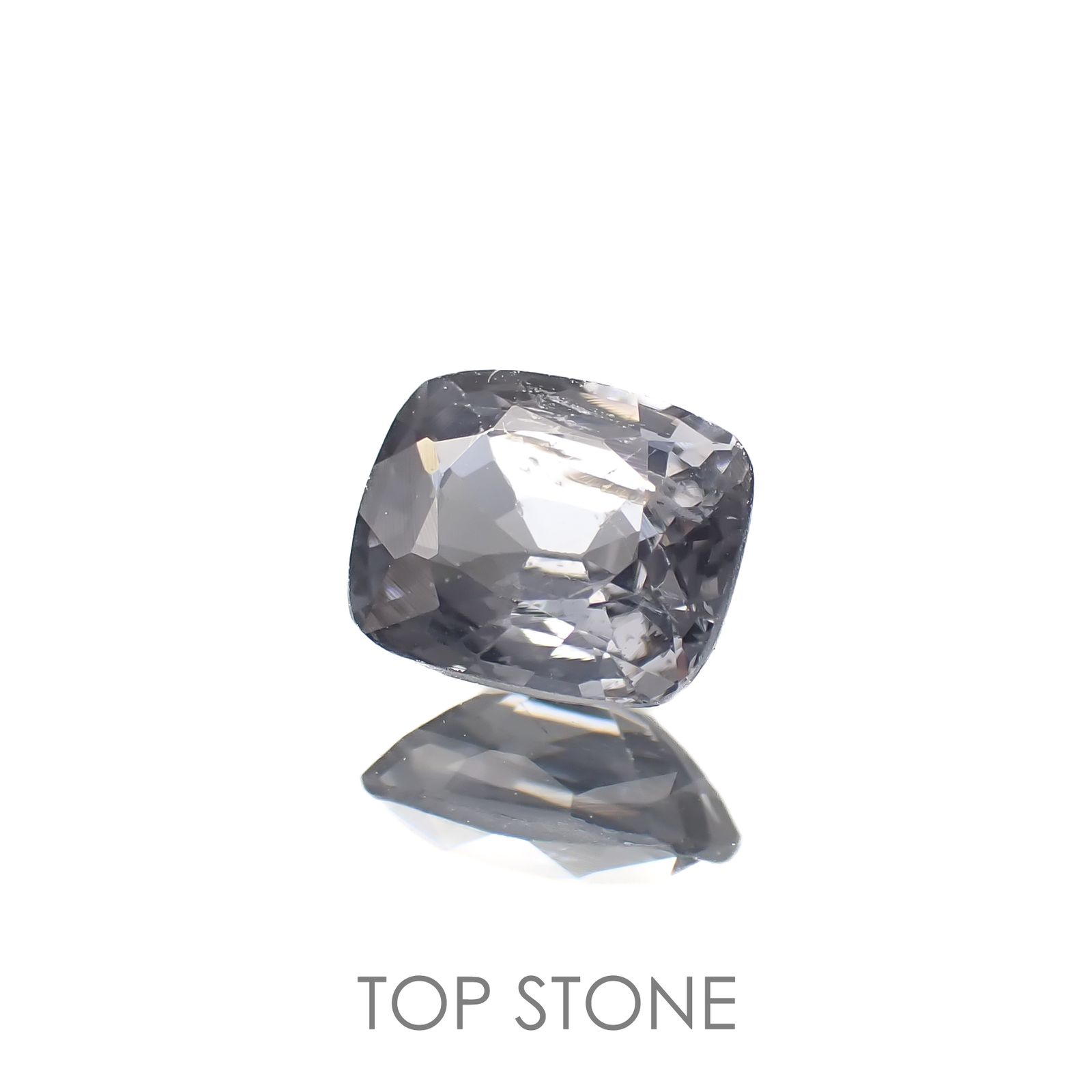 グレースピネル(宝石名スピネル)ビルマ/マダガスカル産 0.84ct 識別済[220817558]6.1x4.9mm前後
