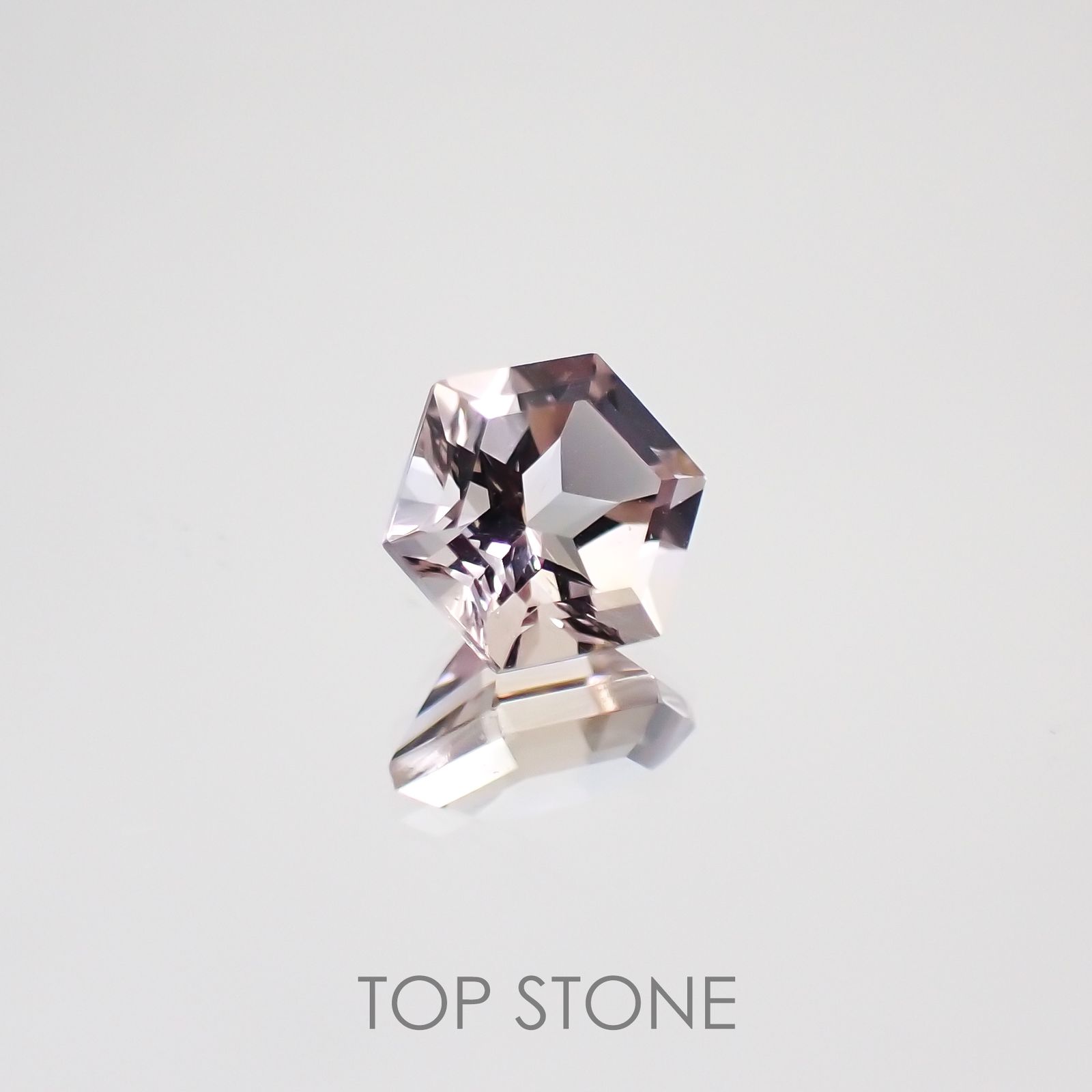 ◇ヘキサゴンカット◇アメトリンSA(宝石名バイカラー・クォーツ/別名アメトリン) ボリビア産 0.97ct 識別済[210611046]6.1×6.1mm前後