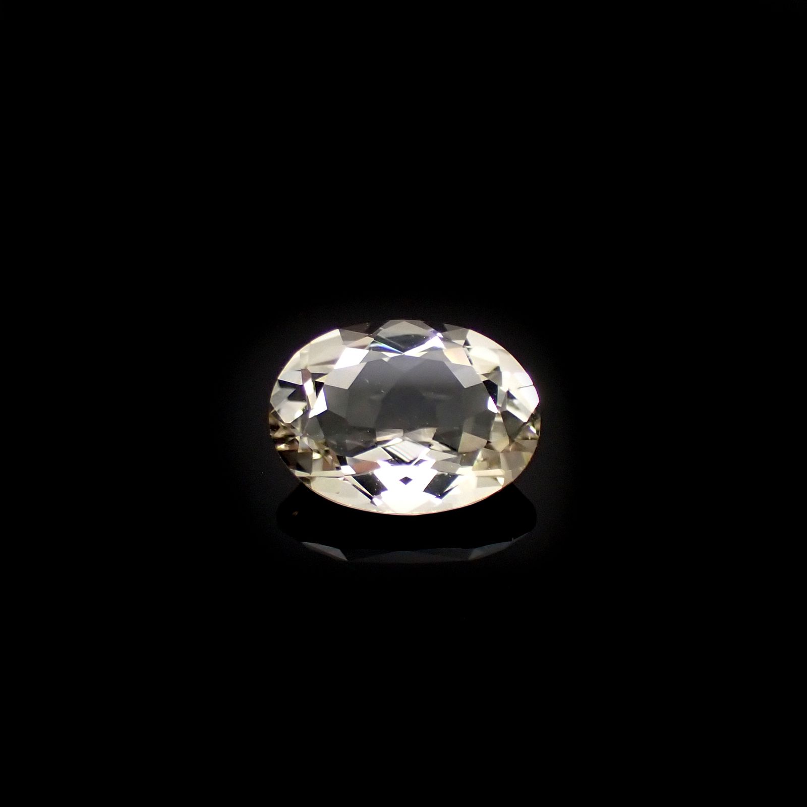 含バリウム・サニディン(宝石名サニディン)ドイツ産 1.79ct 識別済[231224974]9.8x7.1mm前後