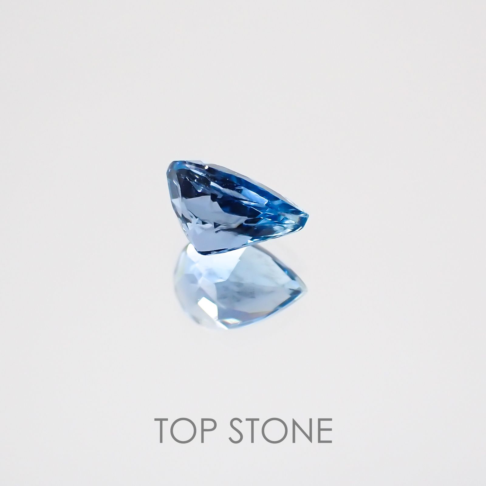 サンタマリア アクアマリン ブラジル産 ルース 0.39ct[21019119]5.9×3.9mm前後