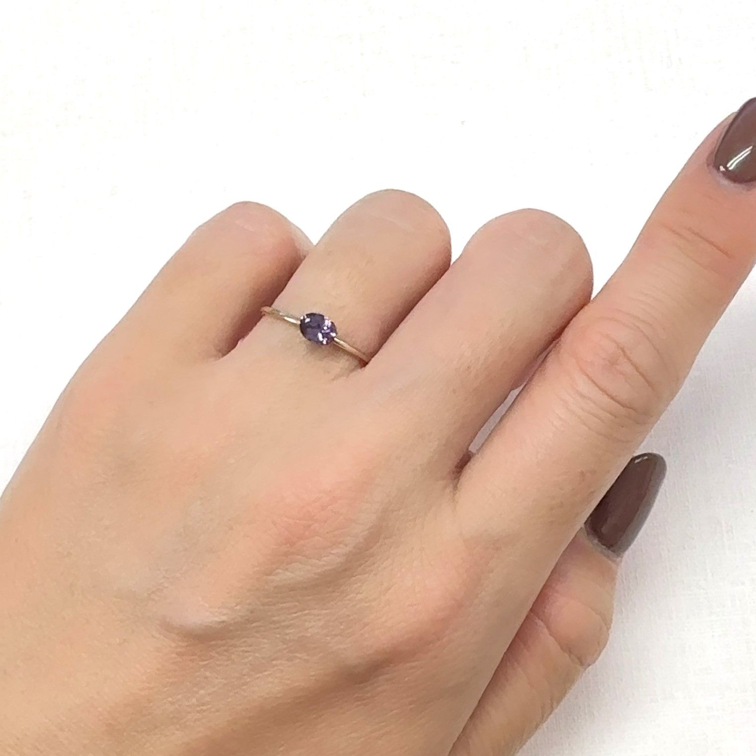 パープルスピネル(宝石名スピネル)ビルマ/マダガスカル産 0.37ct 識別済[241029267]5.2x3.9mm前後