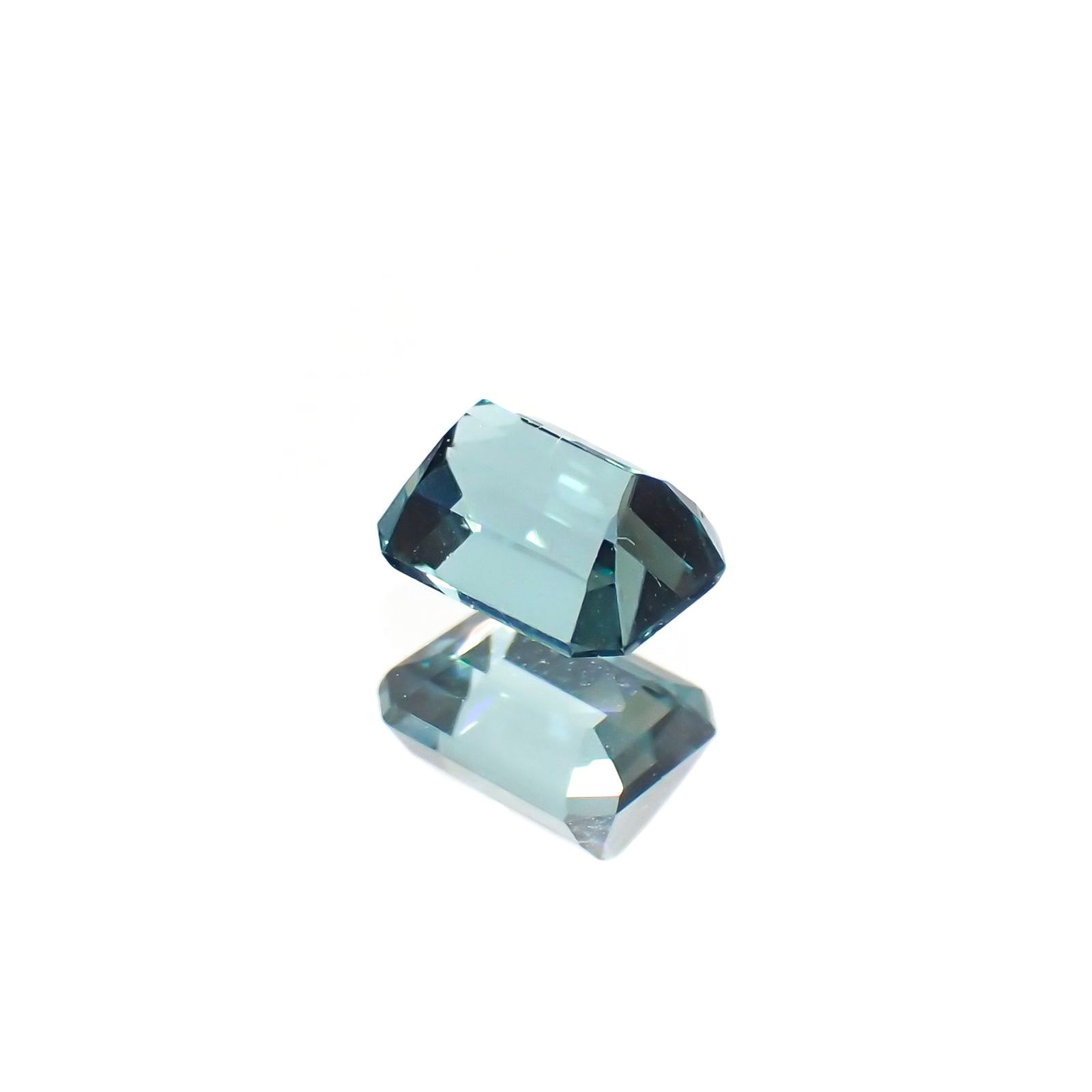 ブルートルマリン(宝石名トルマリン)アフガニスタン産 0.50ct 識別済[220515846]4.8x3.8mm前後