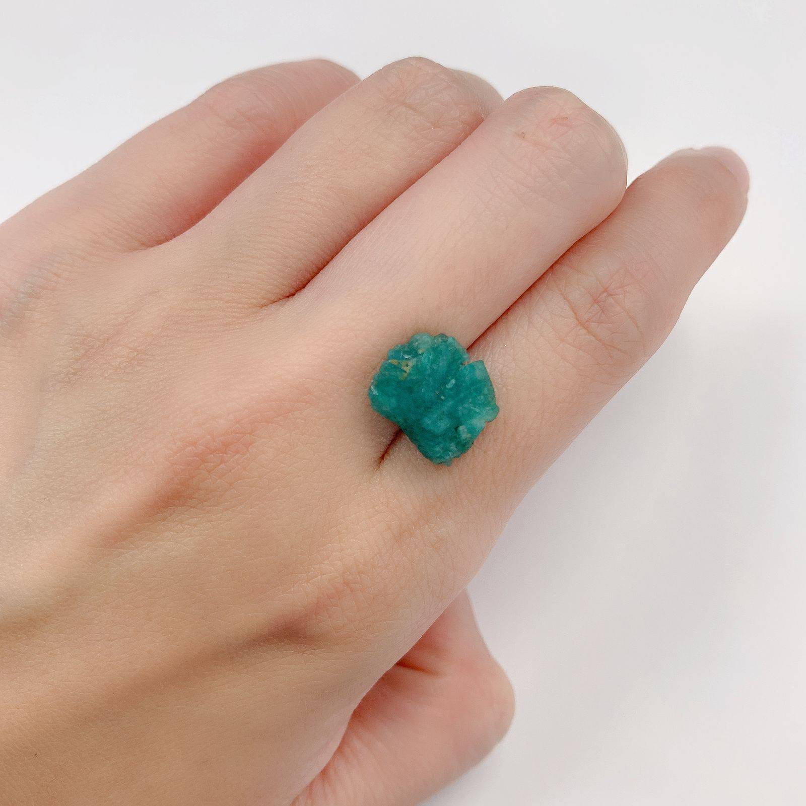 エメラルド(宝石名エメラルド) コロンビア産 原石・結晶 5.25ct 識別済[211013644]12.7×11.1mm前後