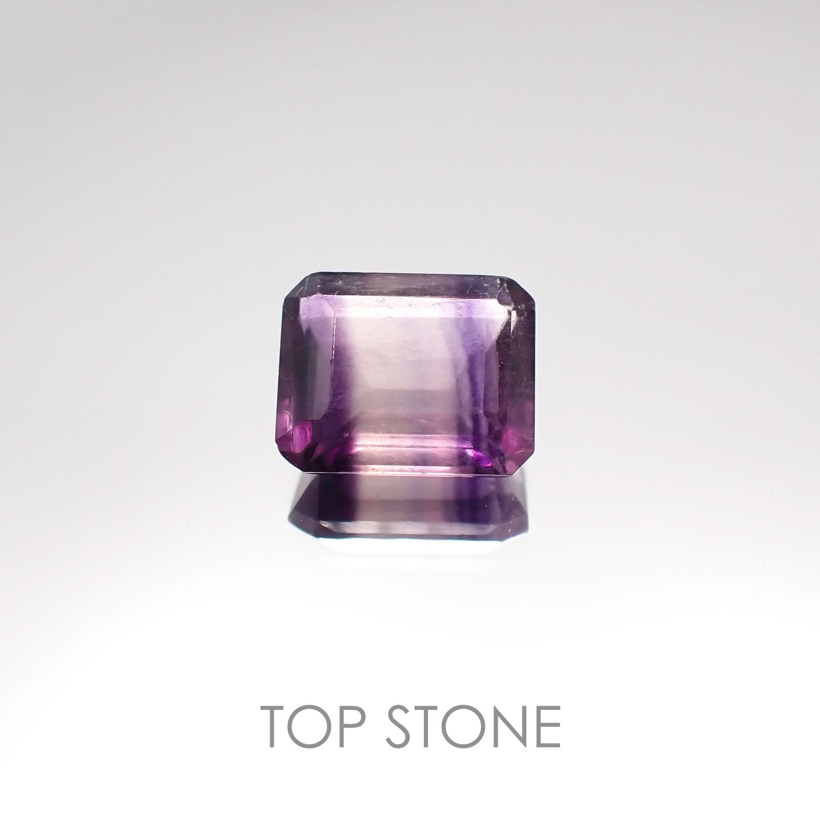 バイカラーフローライト ブラジル産 ルース 3.81ct[20107062]10.1×8.2mm前後