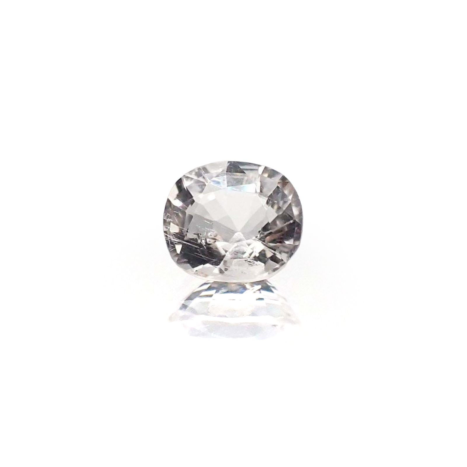 ポードレッタイト カラーレス(宝石名ホワイト・ポードレッタイト)ビルマ産 ソ付(彩珠) 0.515ct / 5.7x5.1mm前後 [260722817]