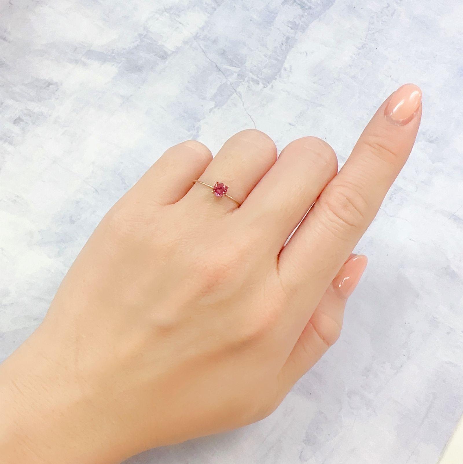 ホットピンクスピネル(宝石名ピンク・スピネル)タンザニア産 0.33ct 識別済[230120033]4.3x4.1mm前後