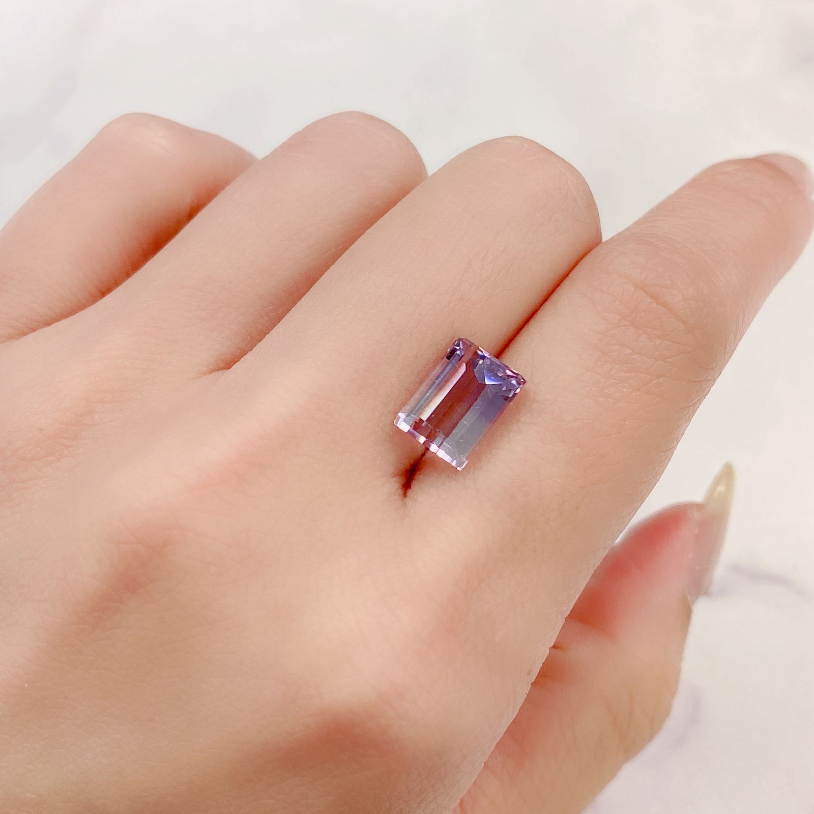 アワーグラスアメジスト(宝石名バイカラー・クォーツ) モロッコ産 3.21ct 識別済[210912328]9.9×7.2mm前後
