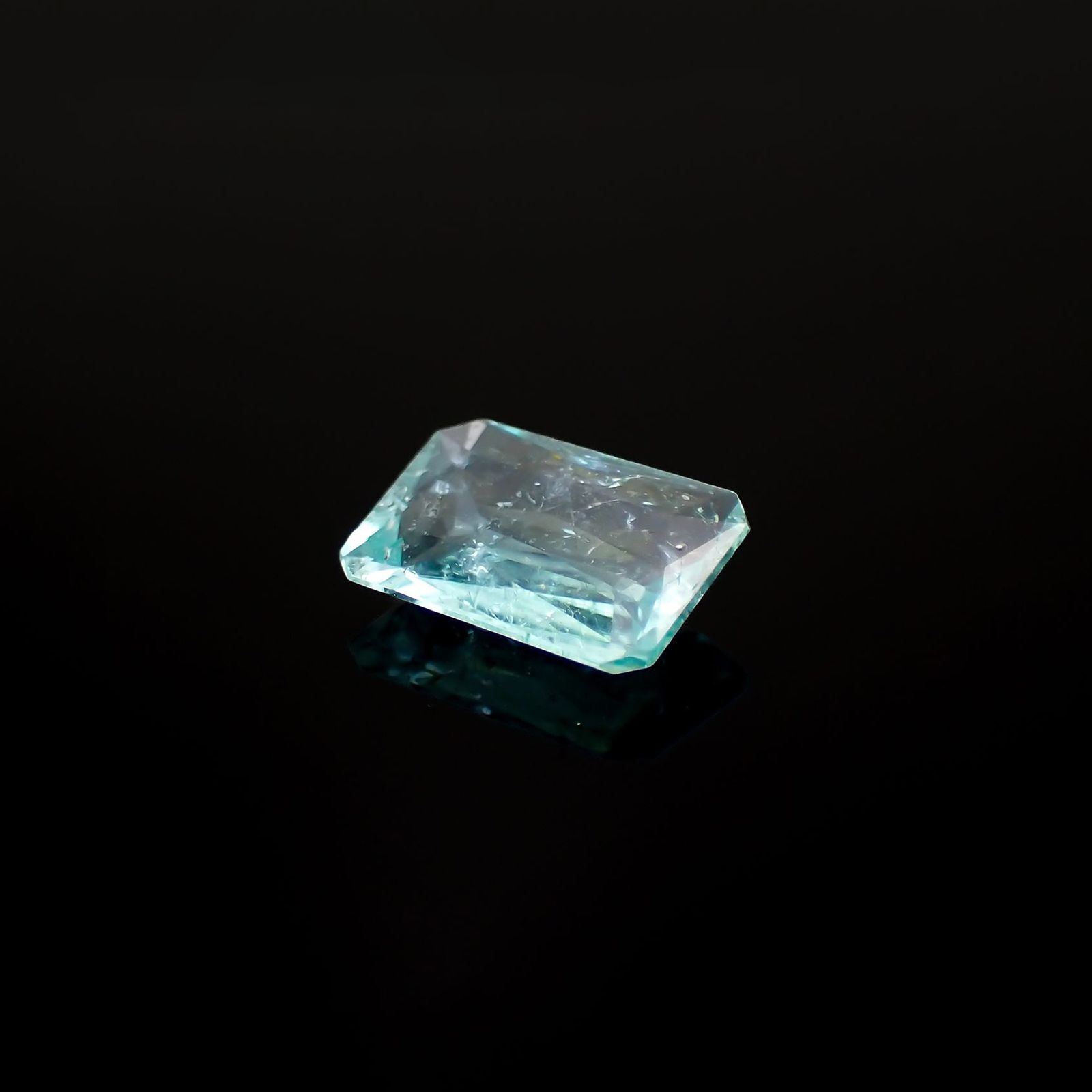 パライバトルマリン(宝石名トルマリン/別名パライバ・トルマリン)モザンビーク産 ソ付(宝貴協) 2.283ct / 10.92x7.59mm前後 [230421880]