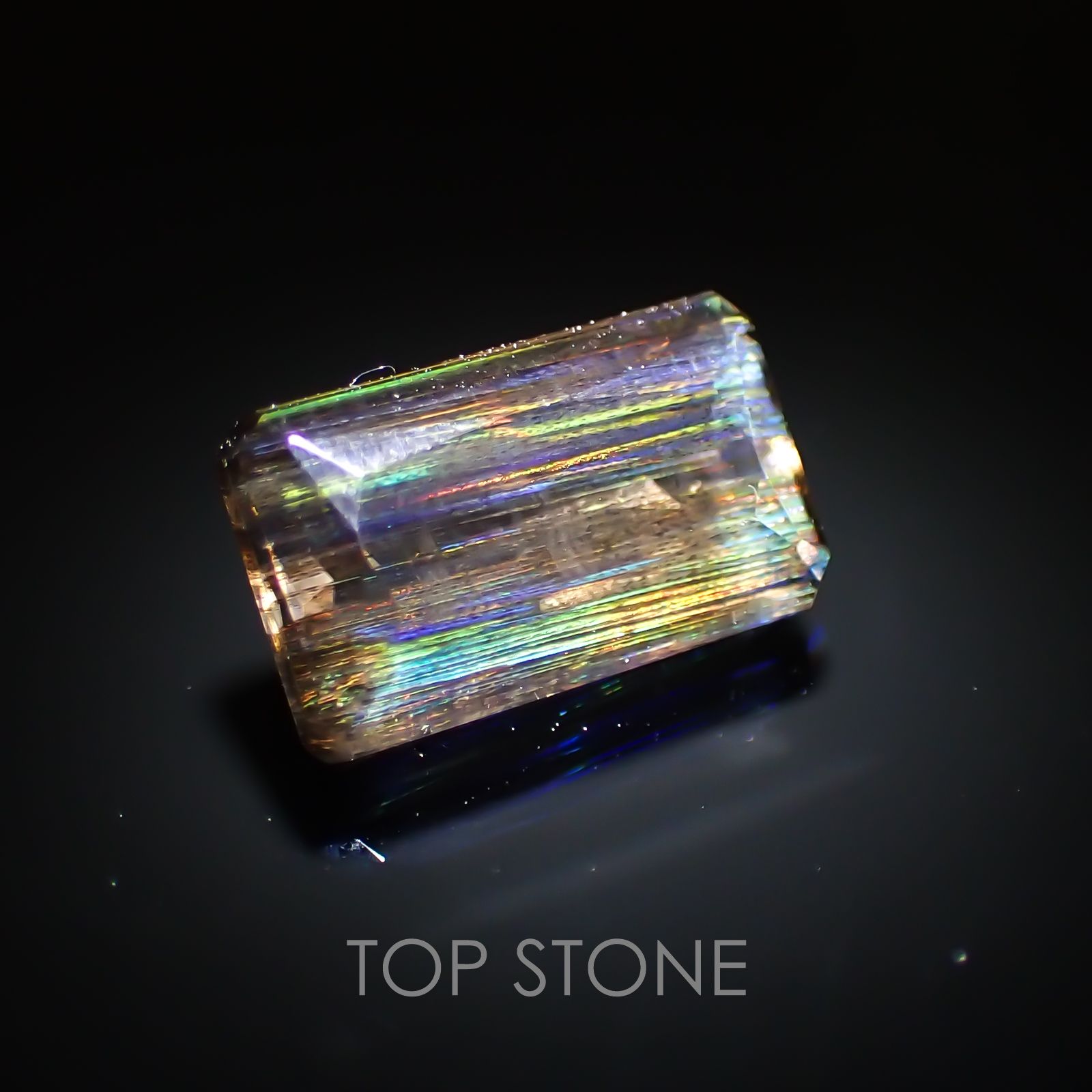 レインボースキャポライト ブラジル産 ルース 2.12ct[21019355]10.1×6mm前後
