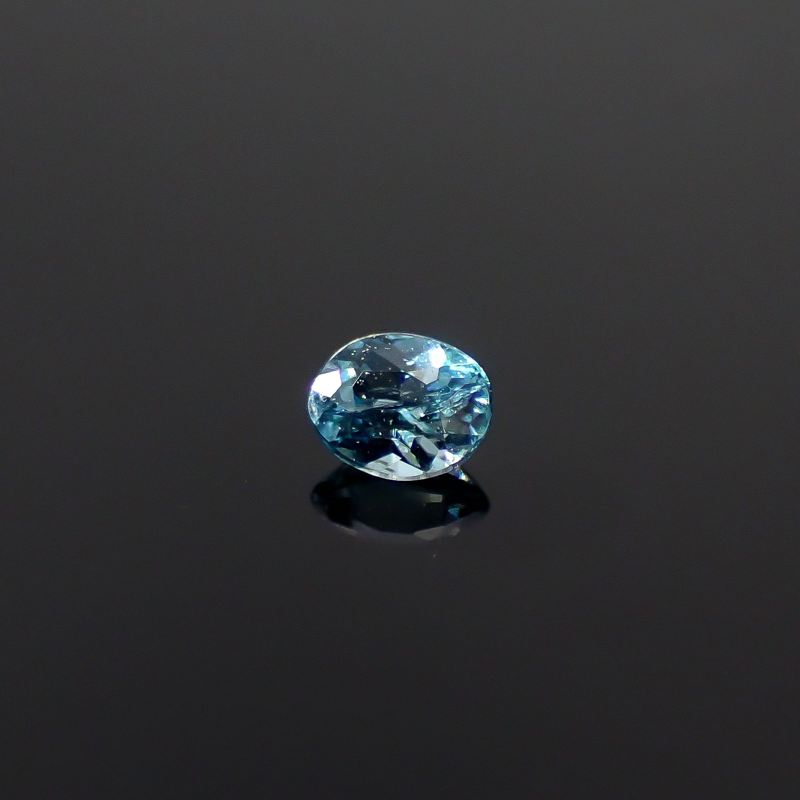 サファリン マダガスカル産 0.056ct [250730775]2.4x2mm前後