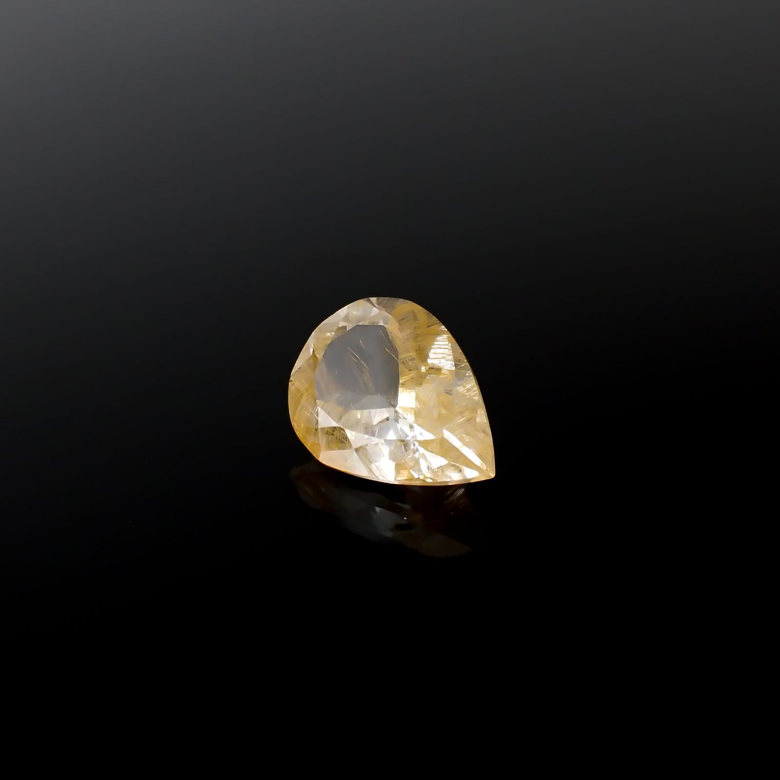 ニードルイントパーズ(チューブイントパーズ) ブラジル・ミナスジェライス州産 9.78ct[240225887]16.3x11.9mm前後