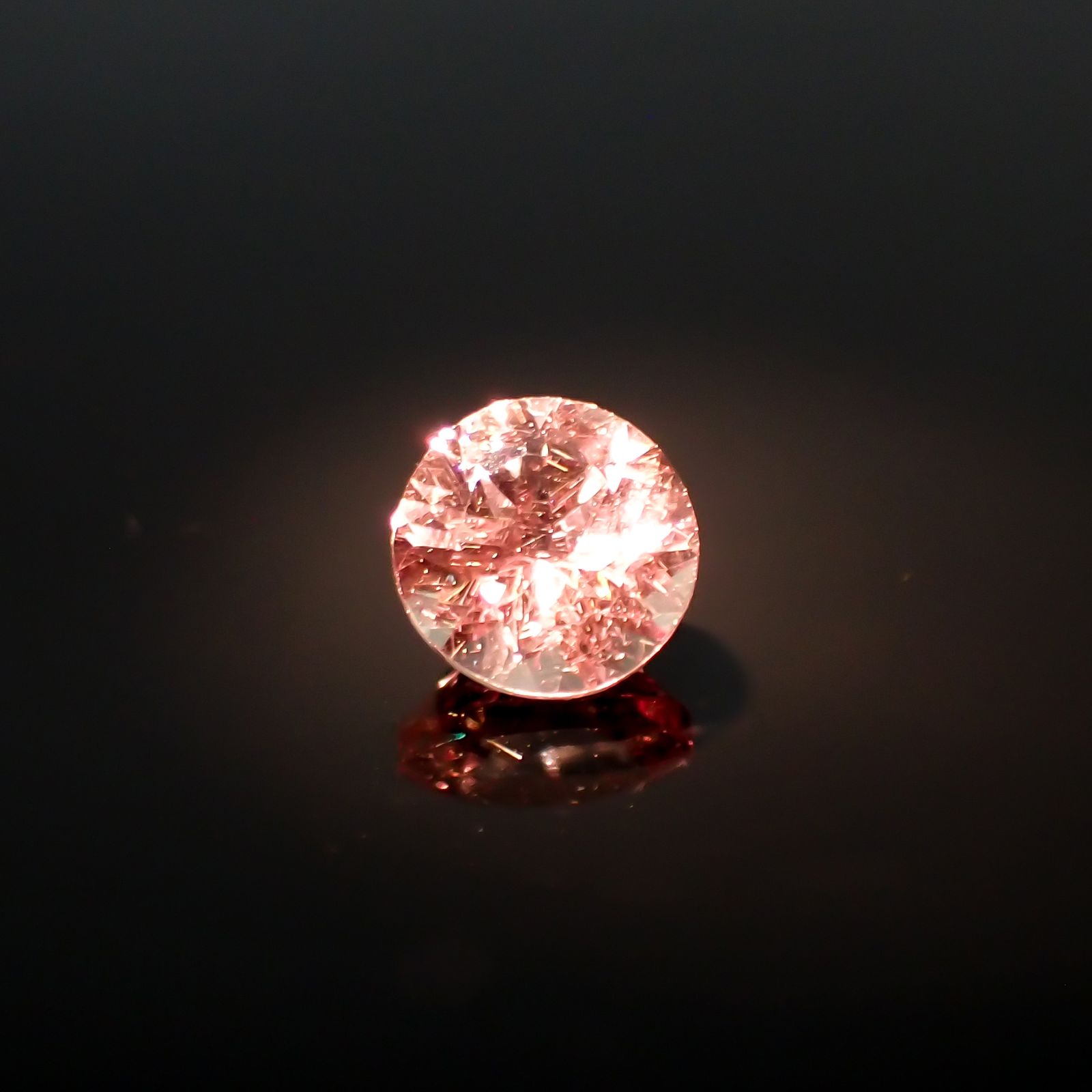 ドラゴンガーネット タンザニア産 0.69ct[231224542]5.1x5.1mm前後