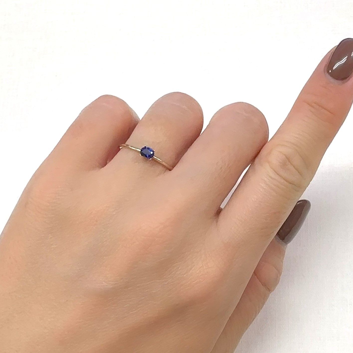 サファイア タンザニア産 0.25ct [241029195]4.1x3.1mm前後