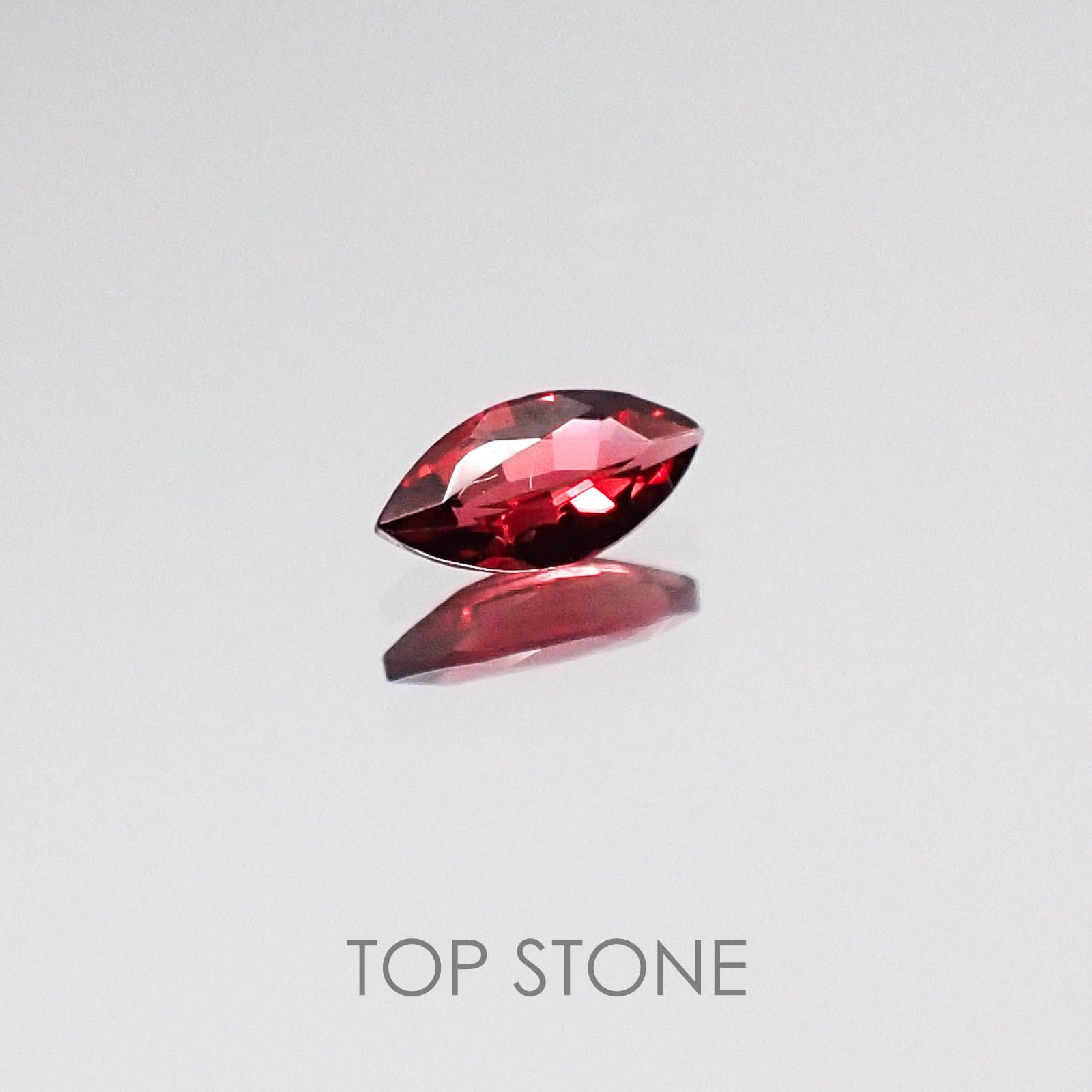 レッドスピネル タンザニア産 ルース 0.13ct[20073923]5×2.5mm前後