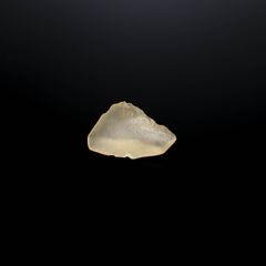 リビアングラス 原石 発見地：エジプト・リビア砂漠 12.38ct [241029286]26.2x17.7mm前後