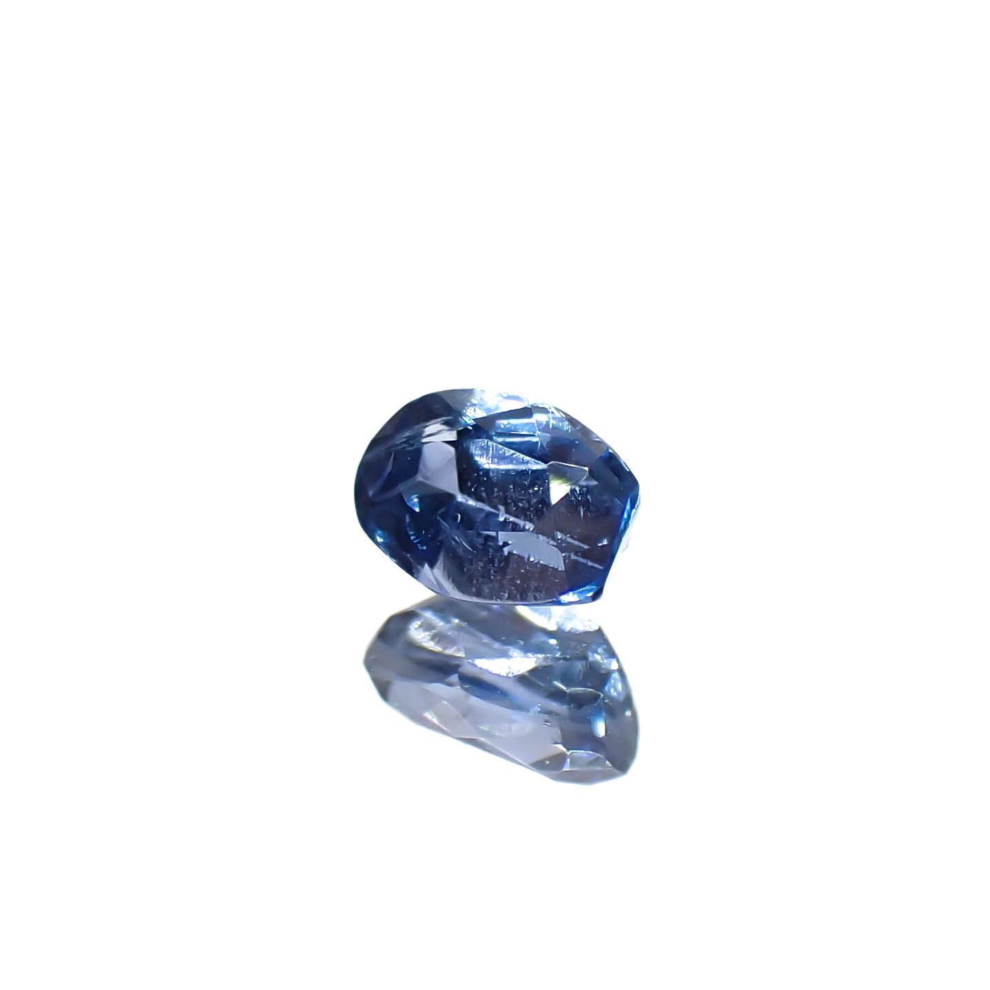 タトゥーアクアマリン ブラジル・ミナスジェライス州タトゥー鉱山産 0.15ct[240627943]3.9x2.7mm前後