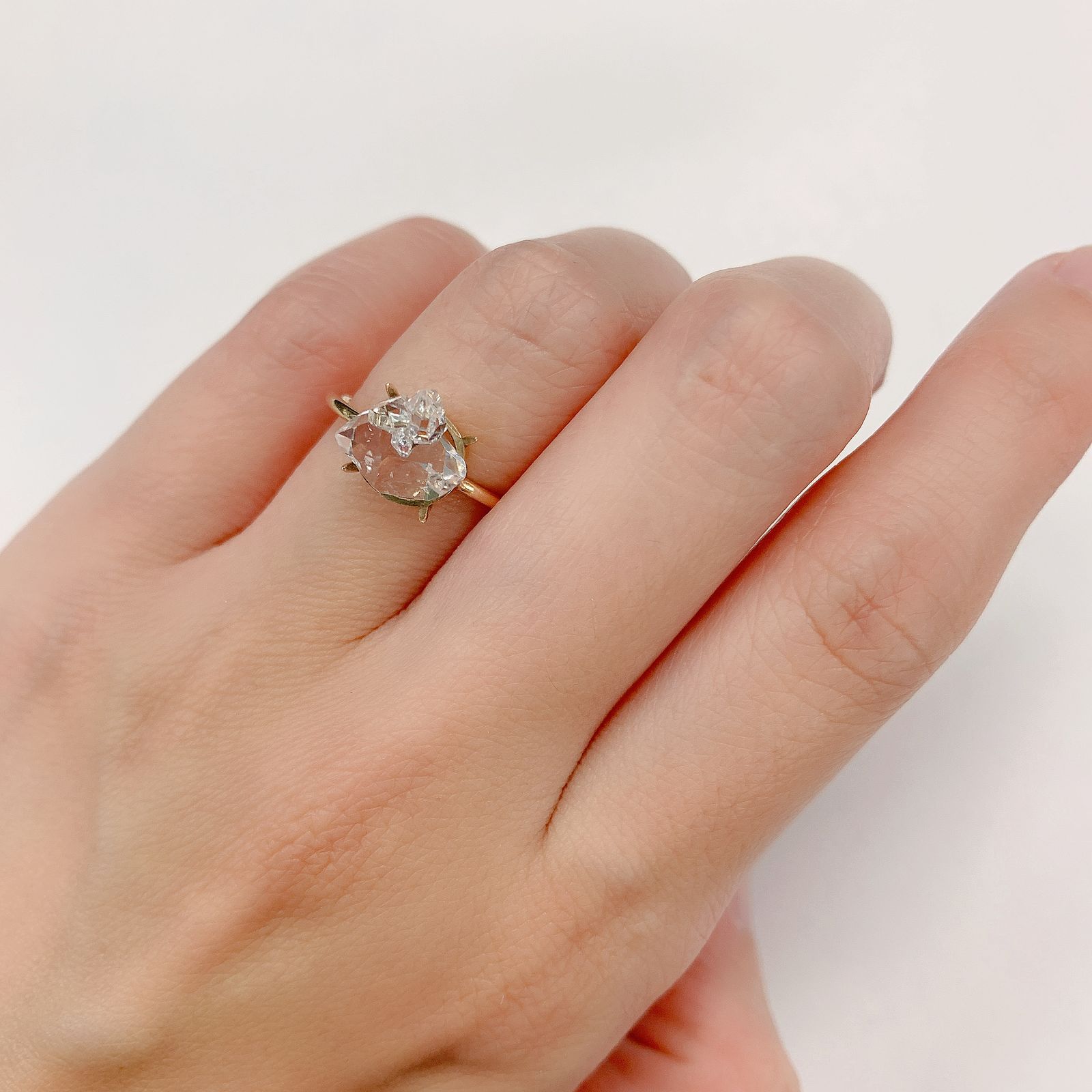 ハーキマーダイヤモンド(宝石名クォーツ) アメリカ・ニューヨーク州産 原石・結晶 1.94ct 識別済[20127560]9.4×8.9mm前後