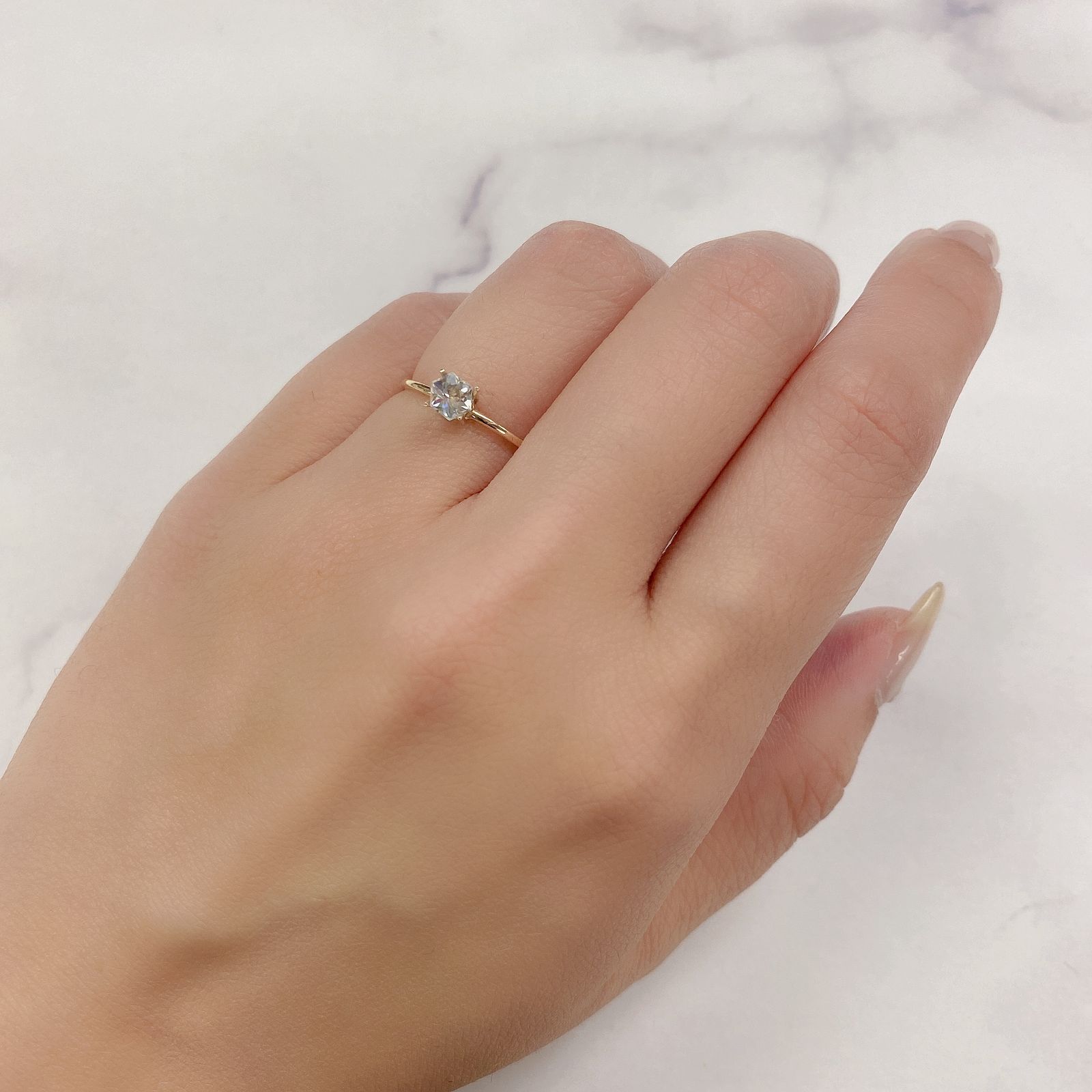 ◇ヘキサゴンカット◇レインボームーンストーン(宝石名ラブラドライト)マダガスカル産 0.3ct 識別済[211113735]4.1x4.1mm前後