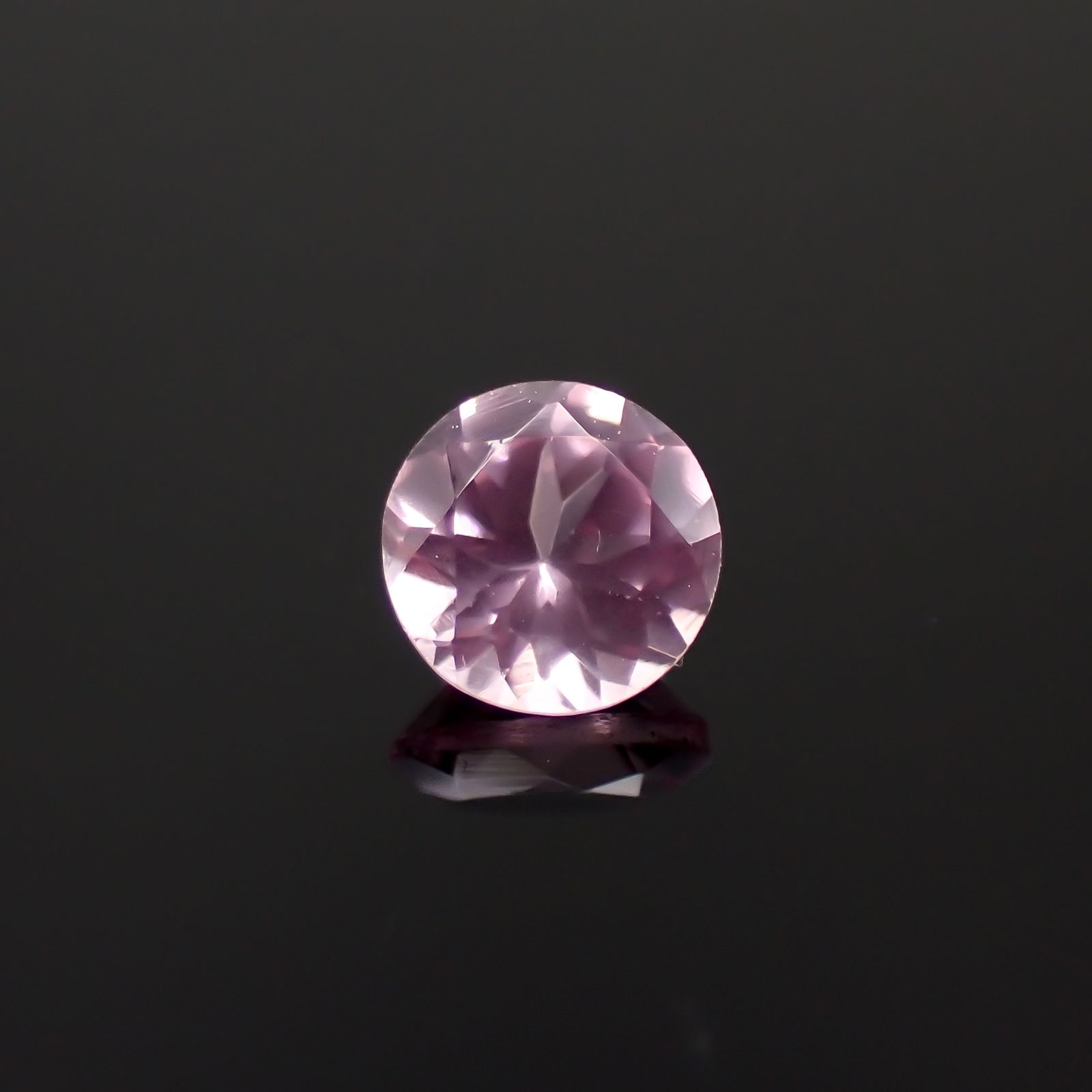 シルキーピンクスピネル タンザニア産 0.30ct[230421559]3.9x3.9mm前後