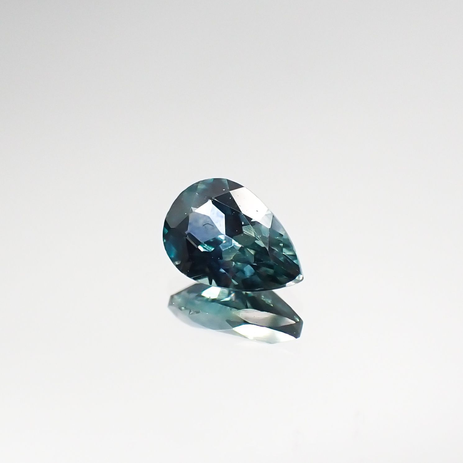 モンタナサファイア アメリカ産 ルース 0.55ct[210711634]6.1×4.1mm前後