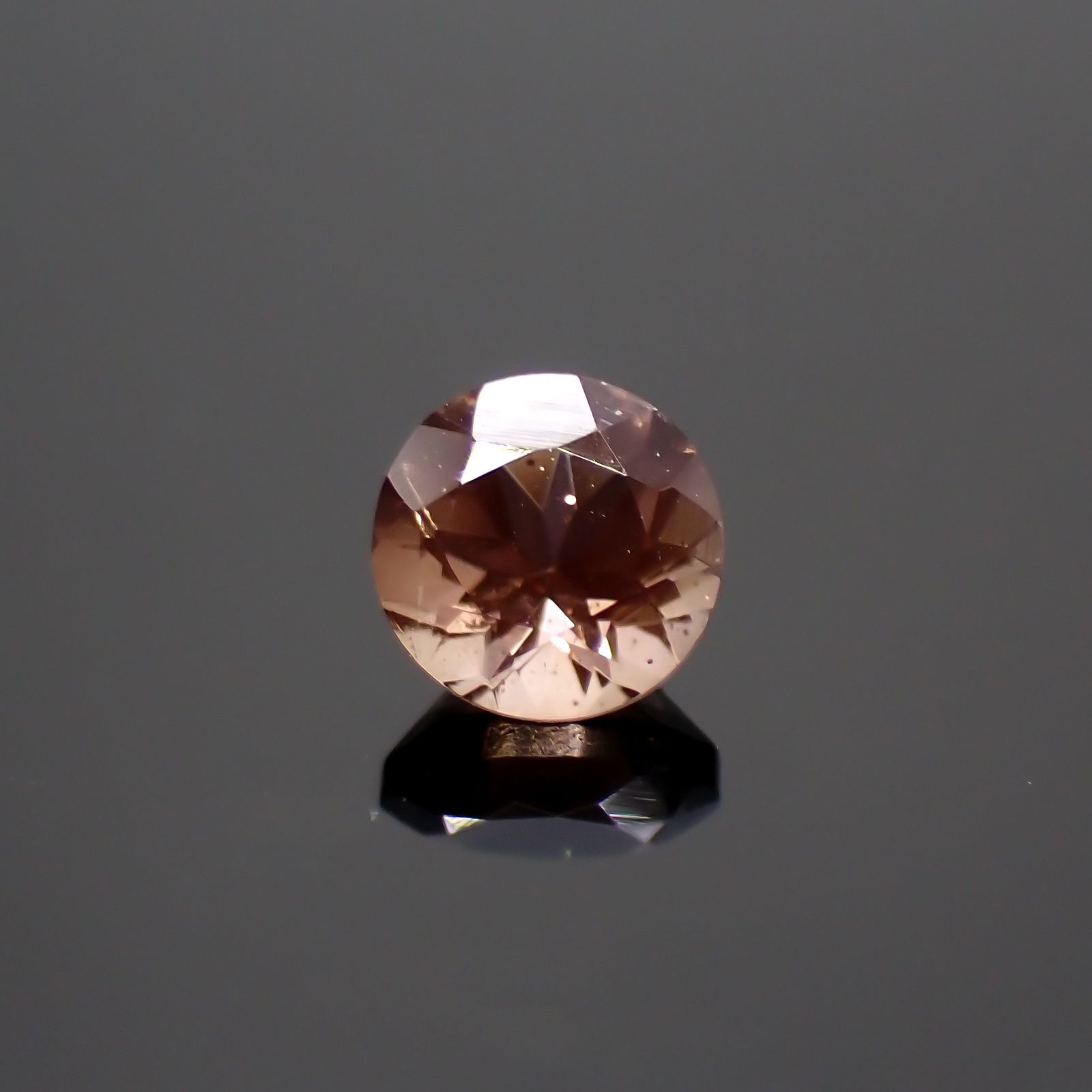 オレゴンサンストーン(宝石名ラブラドライト)アメリカ・オレゴン州産 0.50ct 識別済[231023904]5.1x5mm前後