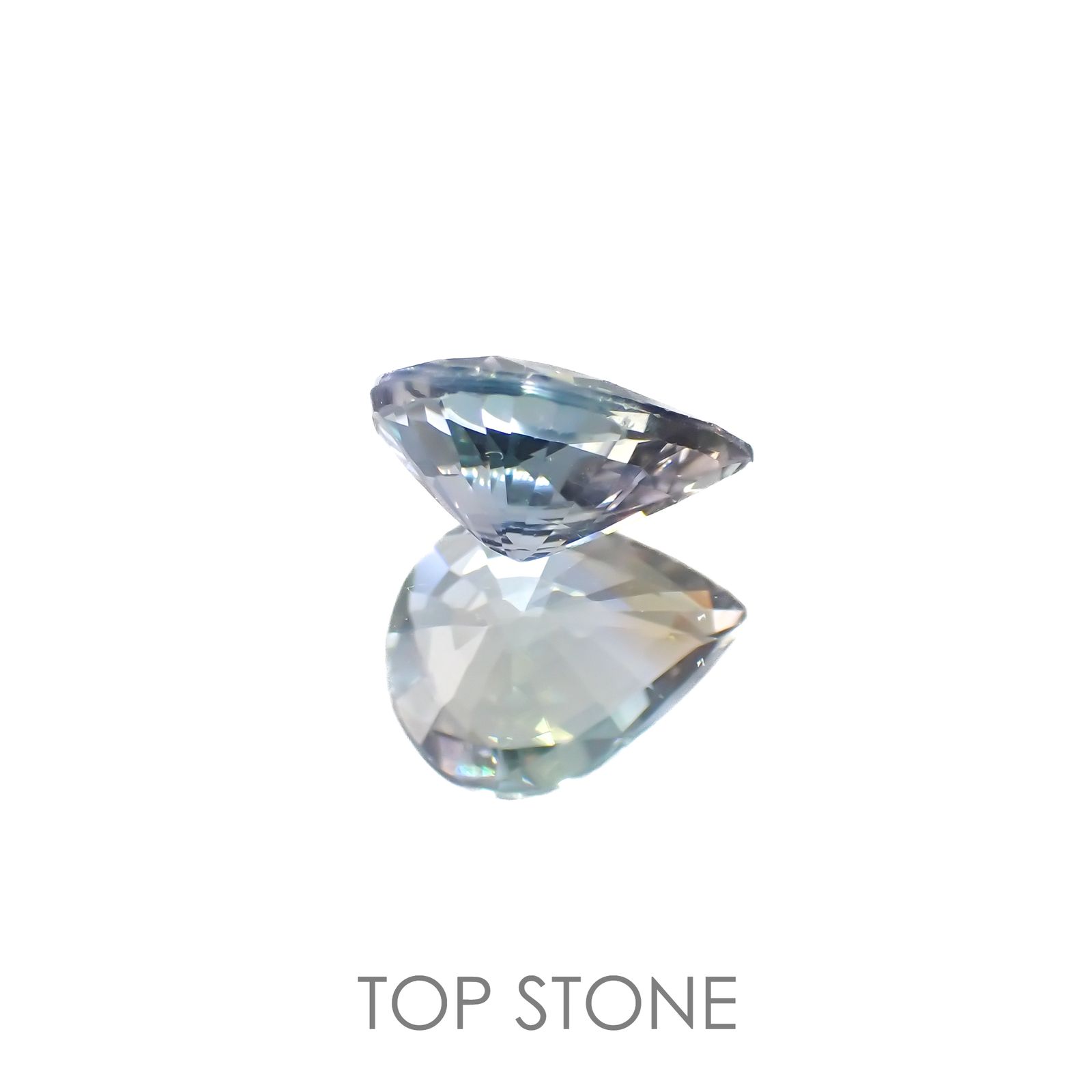 バイカラータンザナイト(宝石名タンザナイト)タンザニア産 0.96ct 識別済[220917743]7.6x5.8mm前後