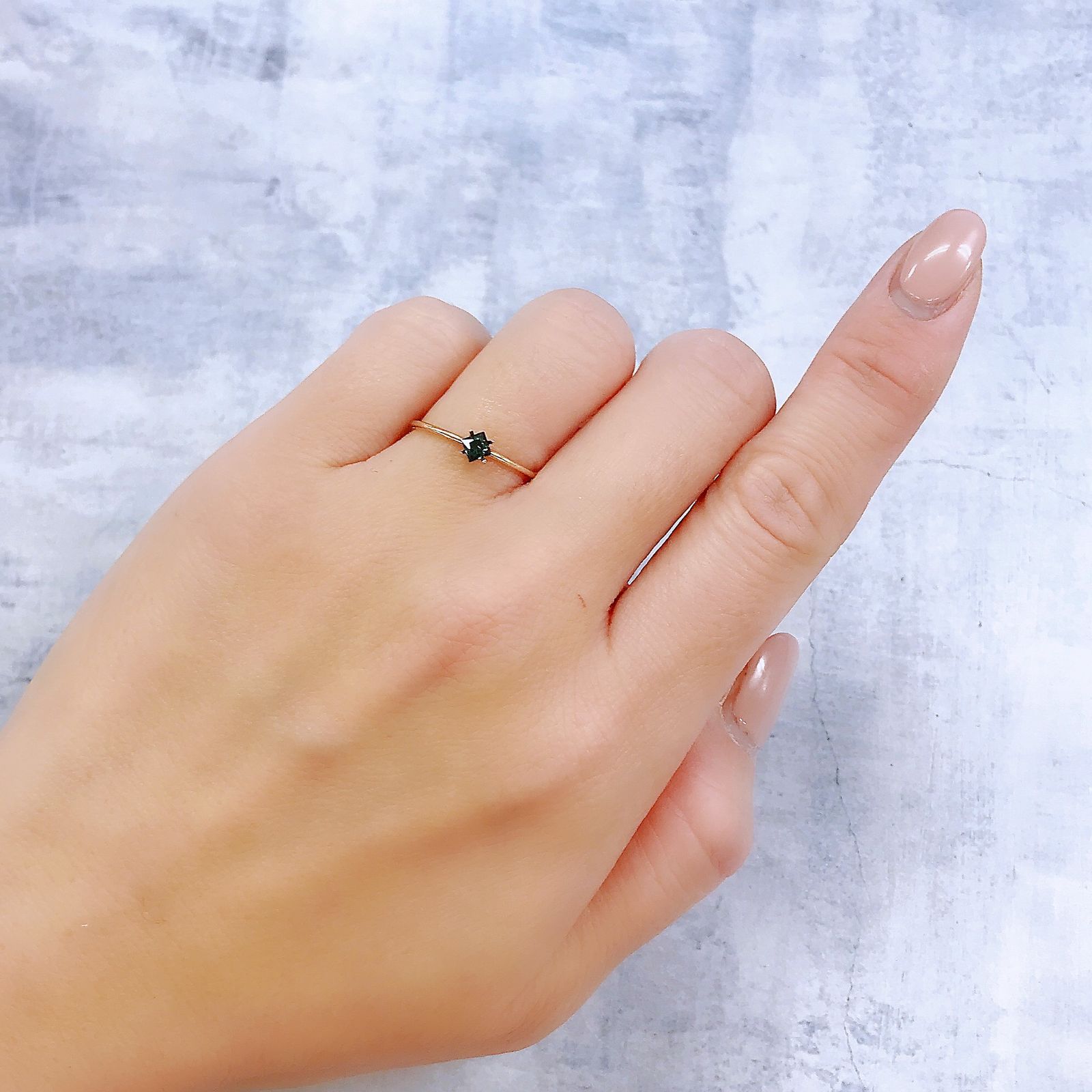 ◇プリンセスカット◇カラーチェンジガーネット アレキタイプ(宝石名ガーネット)マダガスカル・ベキリー産 0.18ct 識別済[221219615]3x2.9mm前後