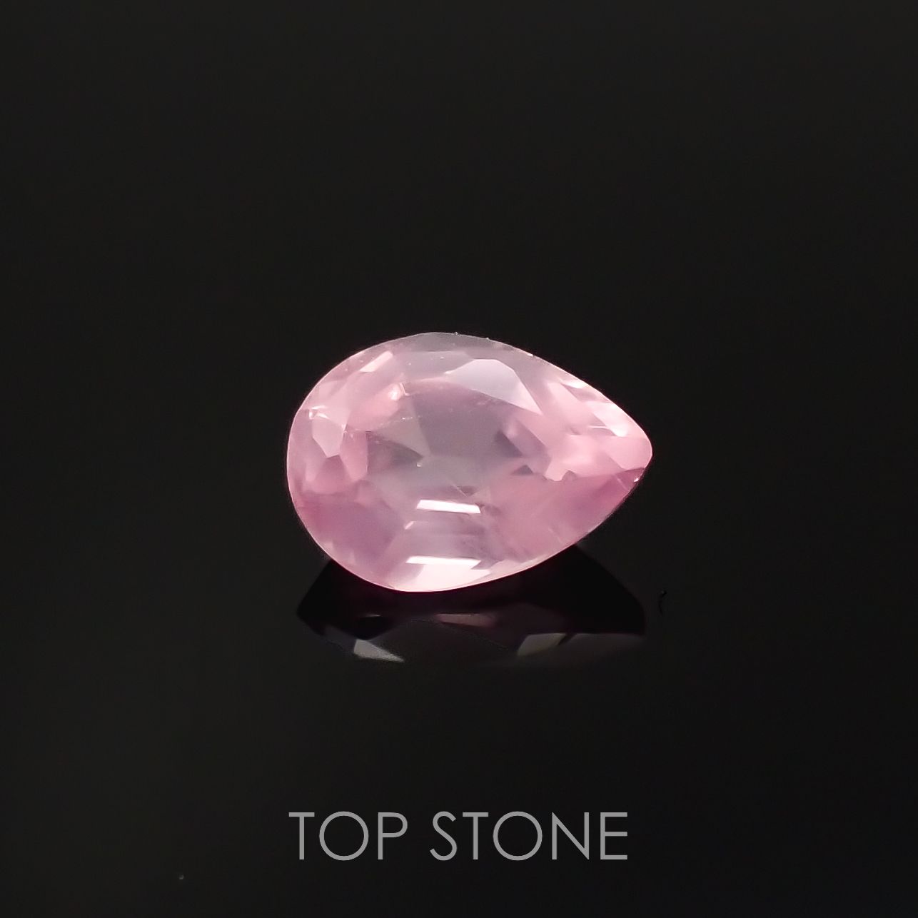 シルキーピンクスピネル(宝石名ピンク・スピネル)タンザニア産 0.26ct 識別済[230120248]4.8x3.4mm前後