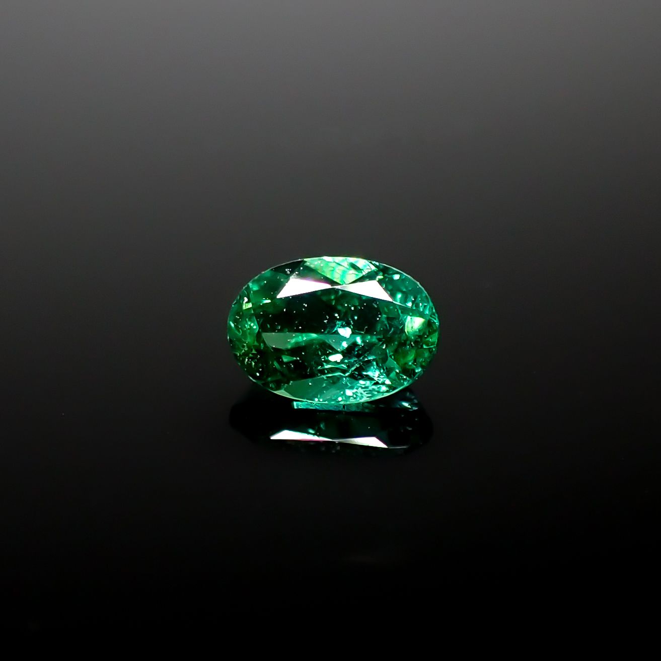 パライバトルマリン(宝石名トルマリン/別名パライバ・トルマリン)ブラジル・キントス鉱山産 0.326ct ソ付(宝貴協)[240928718]5.16x3.6mm前後
