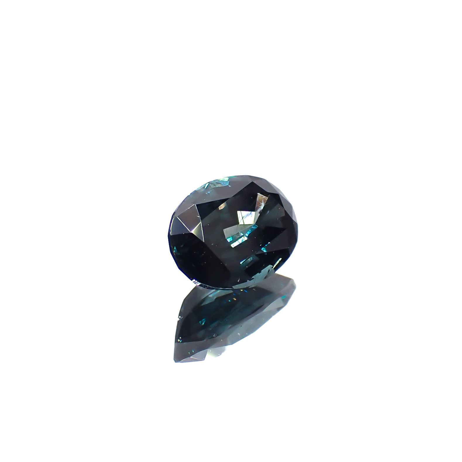 ベキリーブルーガーネット（カラーチェンジガーネット アレキタイプ） マダガスカル・ベキリー産 0.75ct [241029378]6.5x4.5mm前後