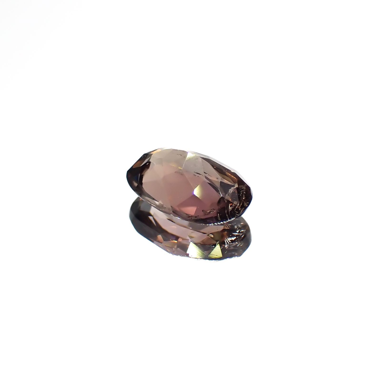 アキシナイト(宝石名アキシナイト)パキスタン産 0.91ct 識別済[220717018]7.8x5.3mm前後