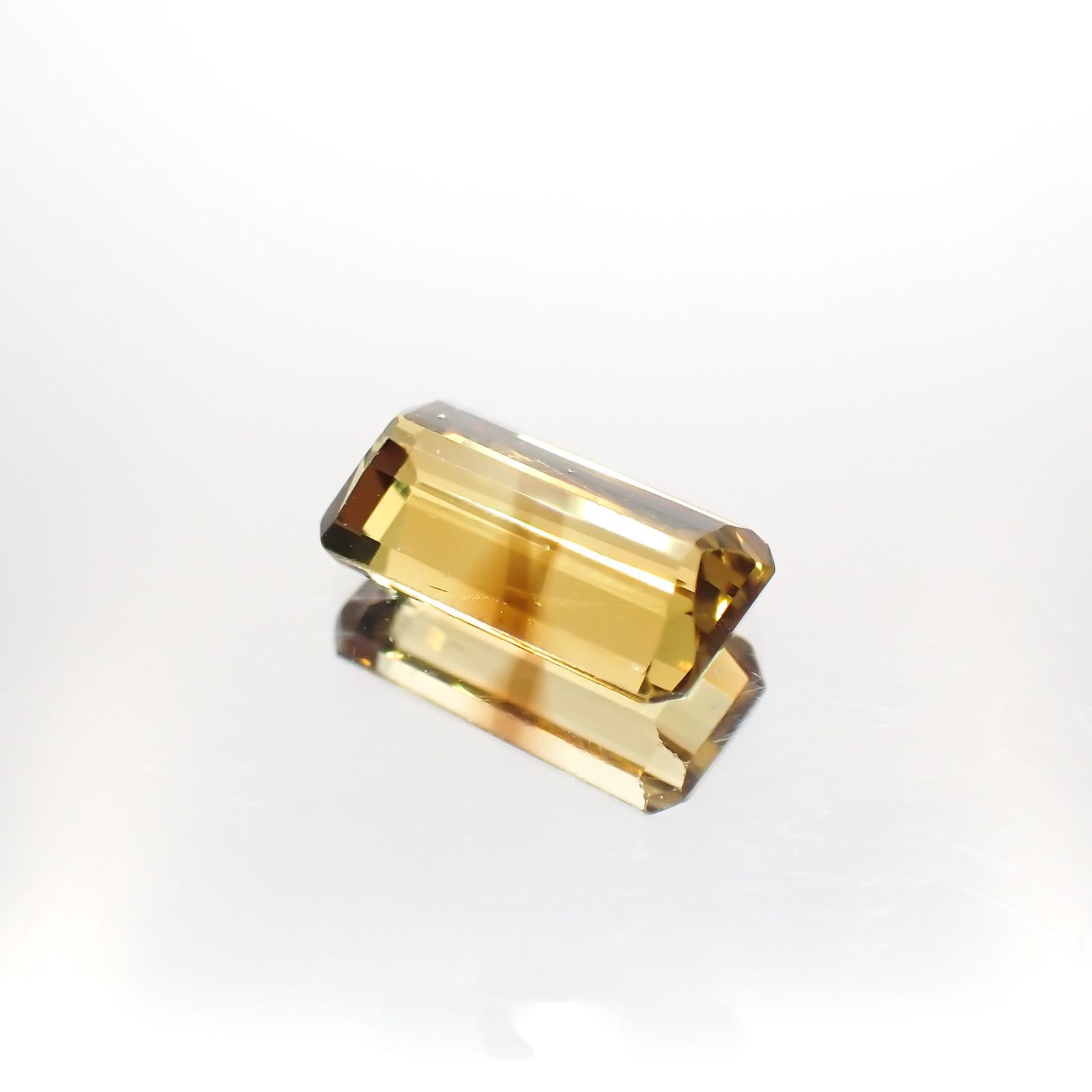 カラーバンドクリソベリル(宝石名クリソベリル)マダガスカル産 0.88ct 識別済[220114191]7.2x3.8mm前後