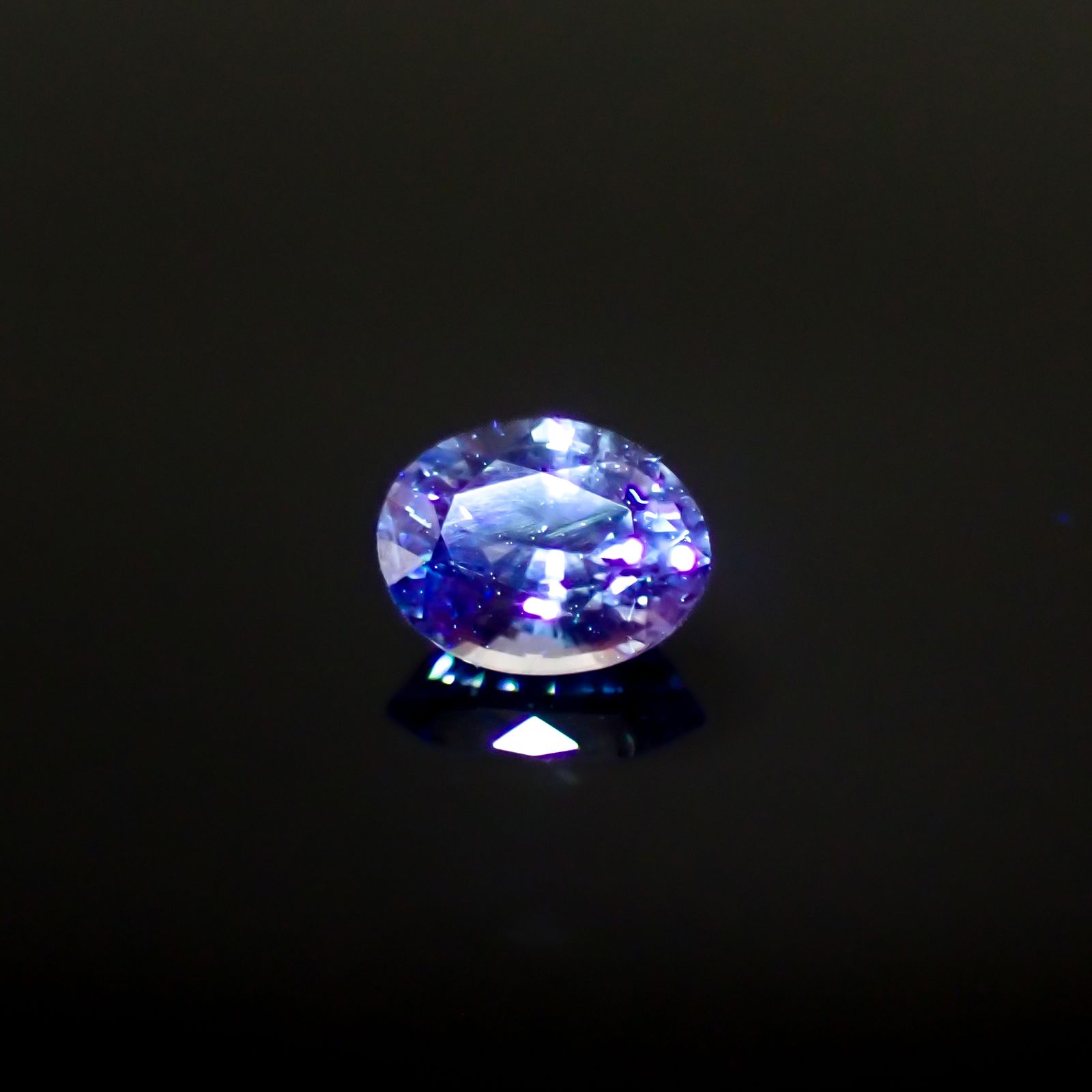 アイスブルーサファイア スリランカ産 0.42ct[240828661]5x3.9mm前後