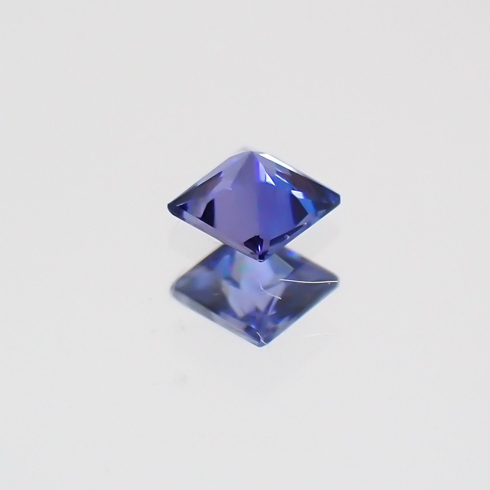 ◇プリンセスカット◇ベニトアイト アメリカ産 ルース 0.052ct[21049049]2.1×2mm前後