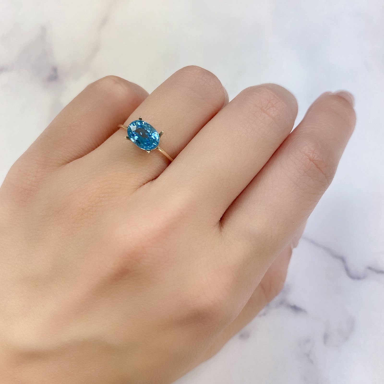 ブルージルコン(宝石名ジルコン) カンボジア産 2.29ct 識別済[20127927]7.9×5.9mm前後