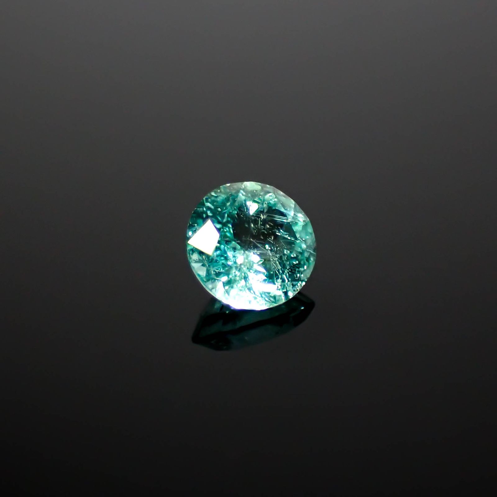 パライバトルマリン(宝石名トルマリン/別名パライバ・トルマリン)ブラジル・パライバ州バターリャ鉱山産 0.23ct 識別済[250730742]4x4mm前後