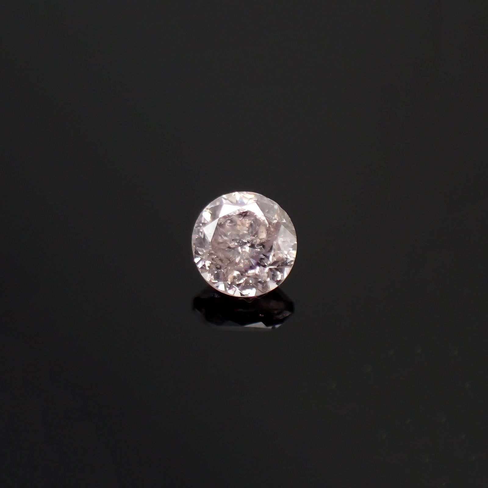 ピンクダイヤモンド(宝石名ダイアモンド I-2/VERY LIGHT BROWNISH PINK) 0.089ct ソ付(CGL)[230120138]2.59x2.68mm前後